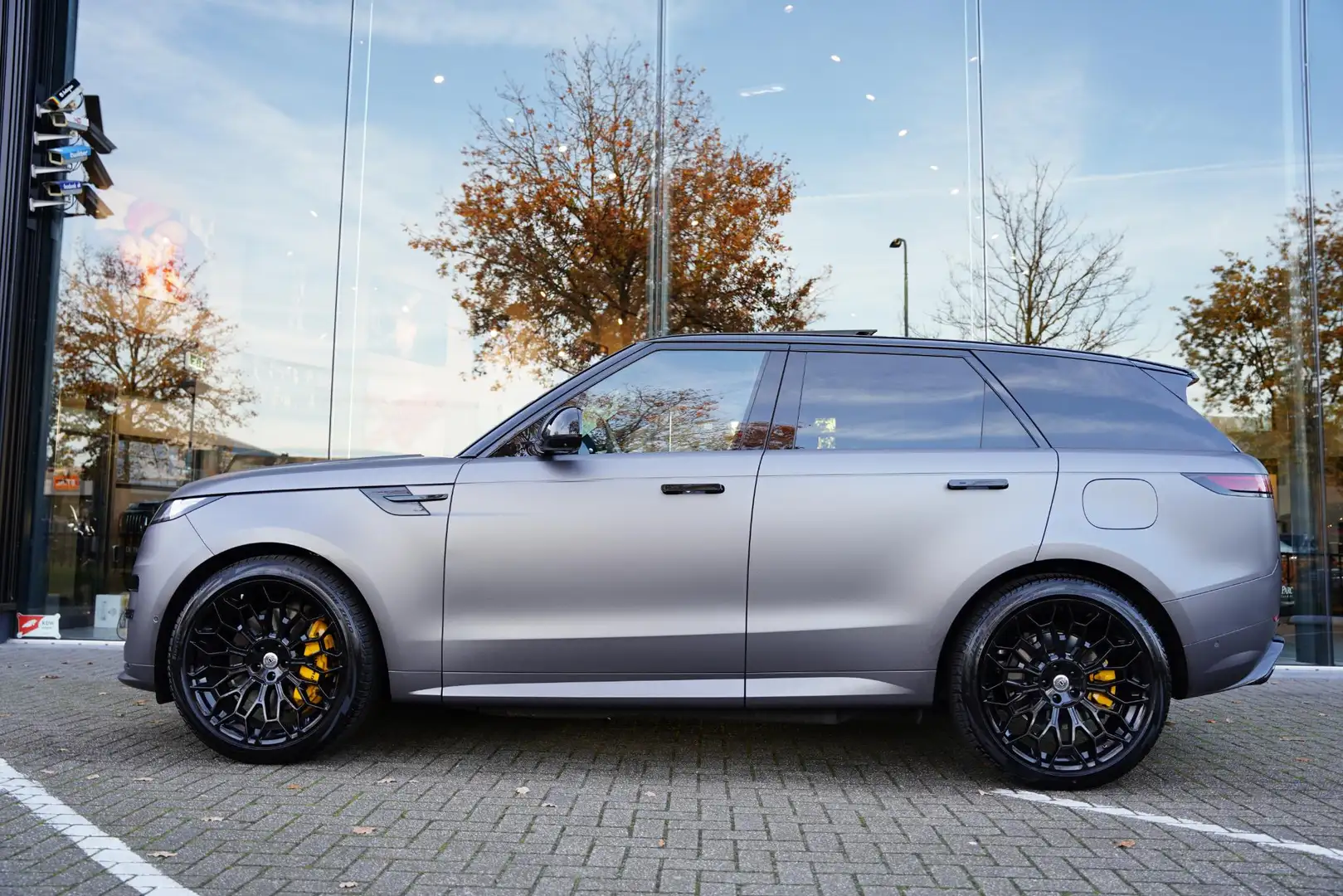 Land Rover Range Rover Sport 3.0 P550e Autobiography PHEV | Satin Grey Metallic Grijs - 2