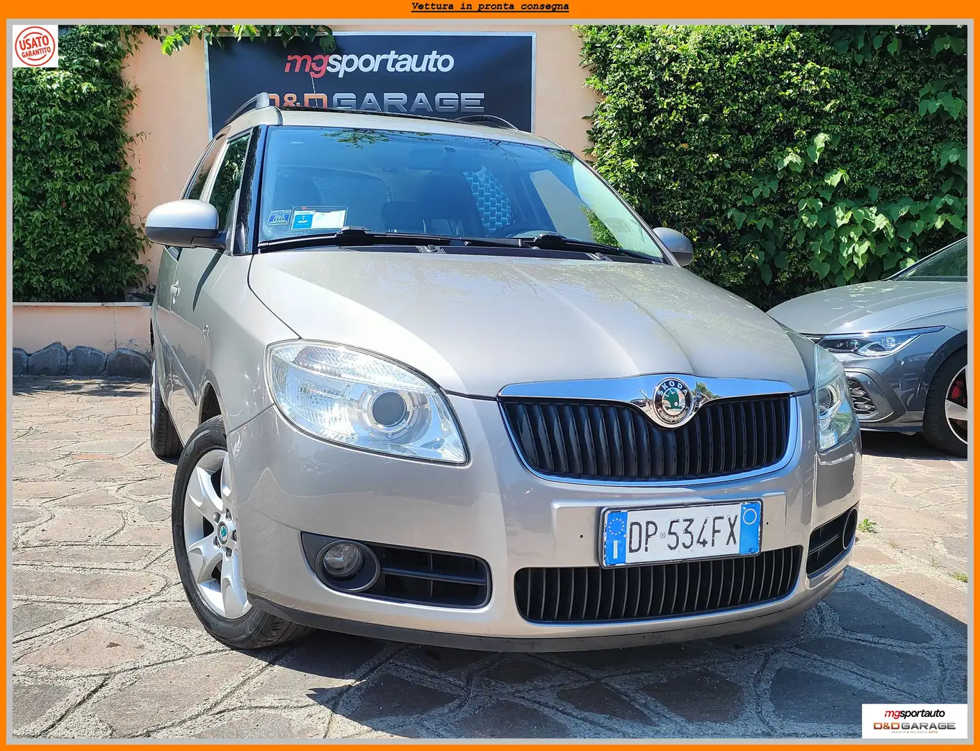 Skoda Roomster Roomster 1.4 Road KM.123.000 Garanzia 12 mesi Gris - 1