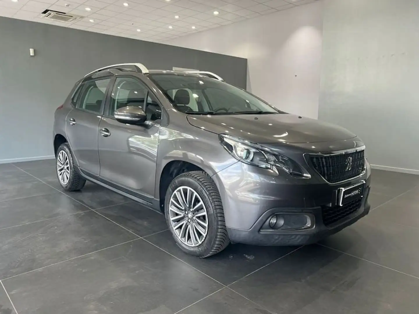 Peugeot 2008 BlueHDi 100 S&S Active Grigio - 2