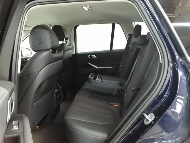 BMW X5 view 13