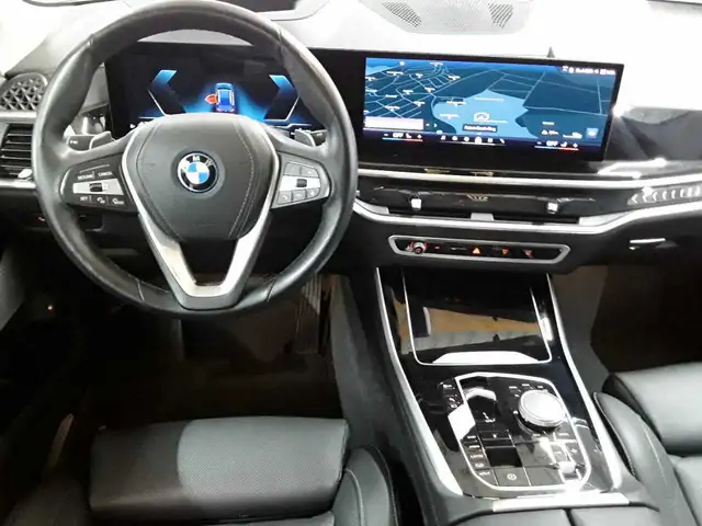 BMW X5 view 10