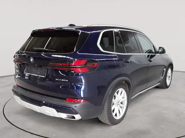 BMW X5 view 4