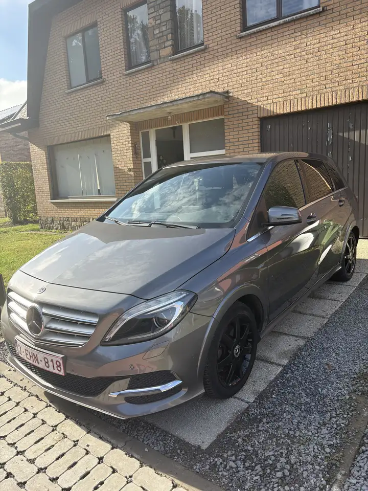 Mercedes-Benz B 200
