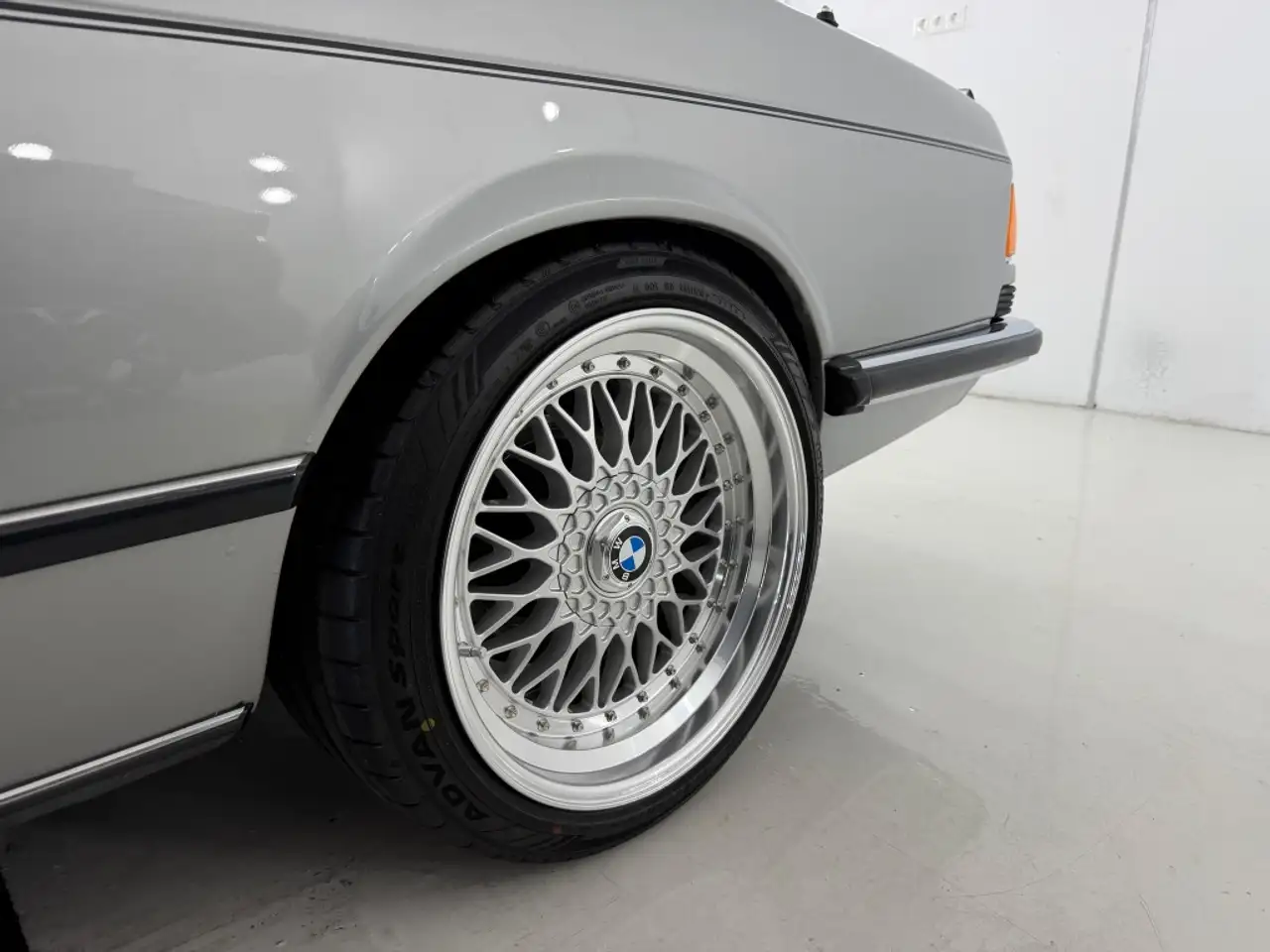 BMW 635 M CSi Kat (E24), foto 8