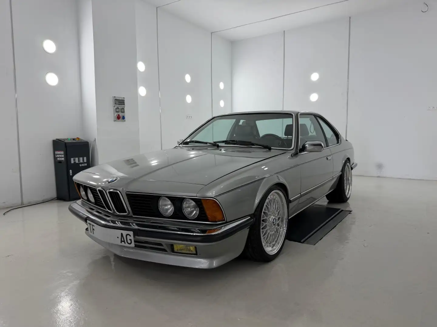 BMW 635 M CSi Kat (E24) Gris - 1