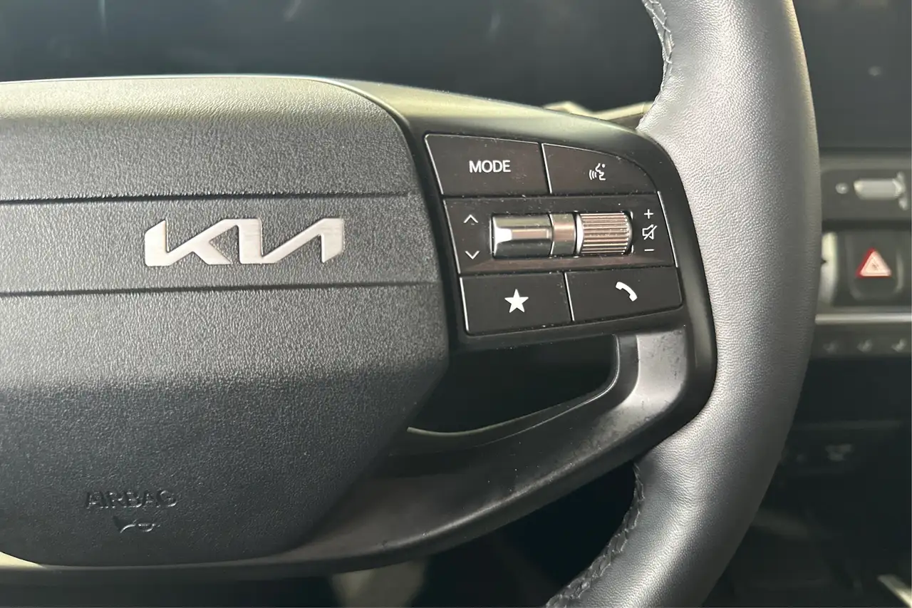 Kia K4 снимка Kia K4