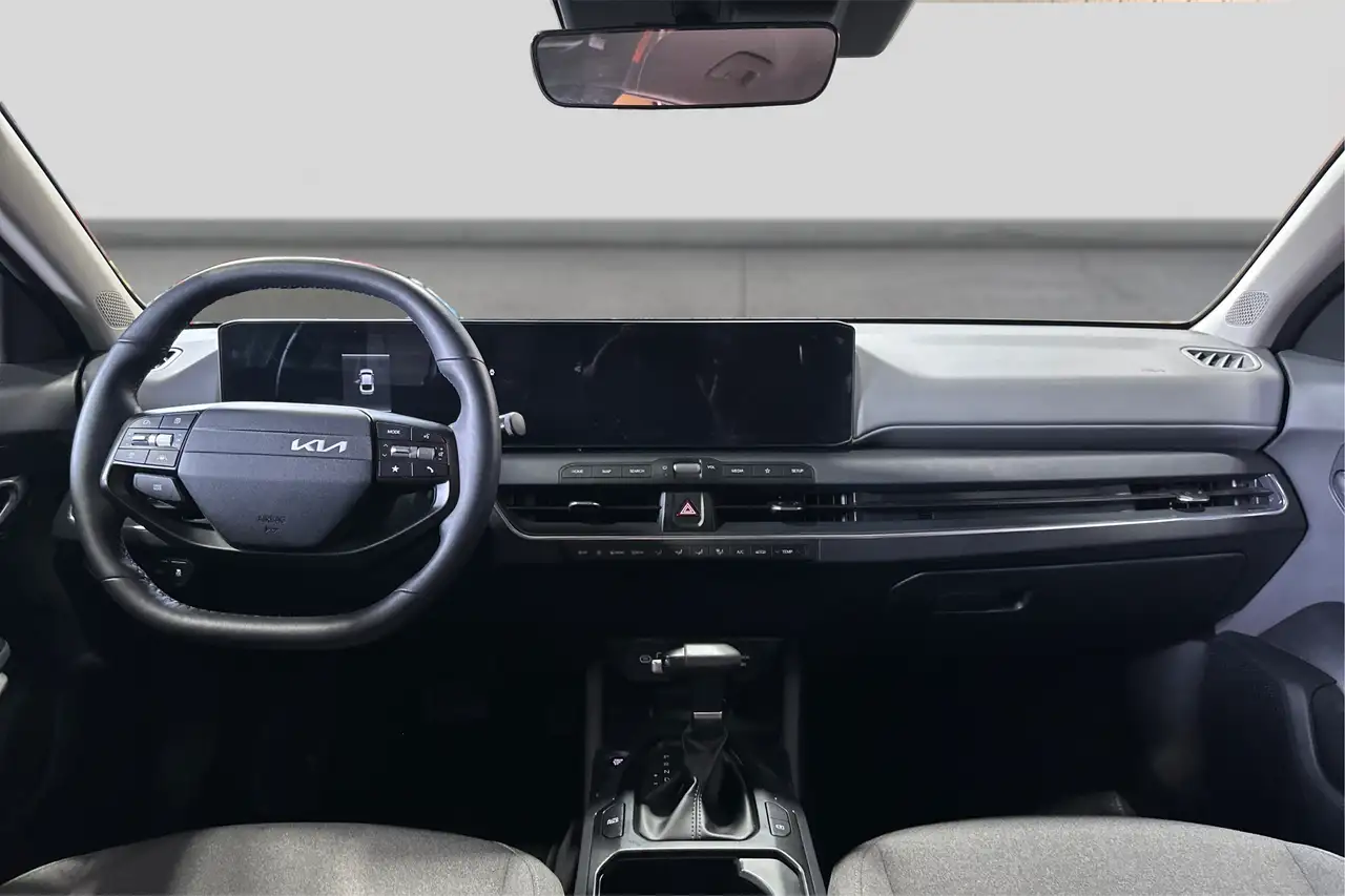 Kia K4 снимка Kia K4