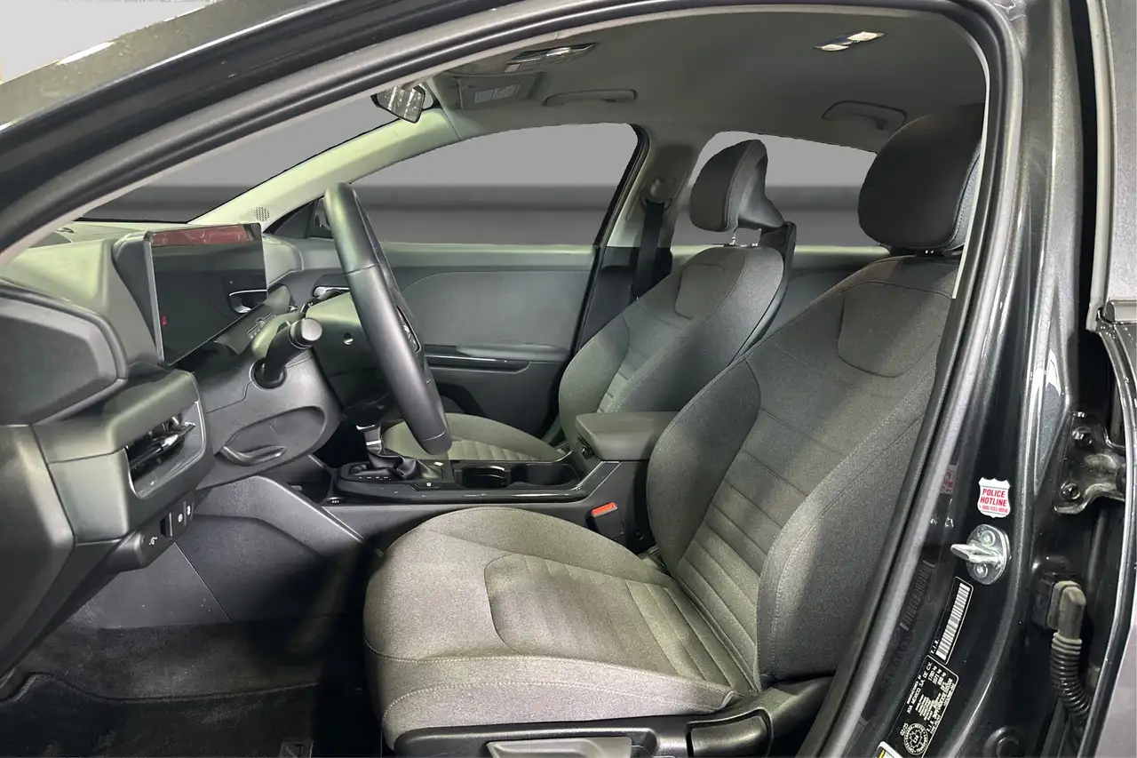 Kia K4 снимка Kia K4