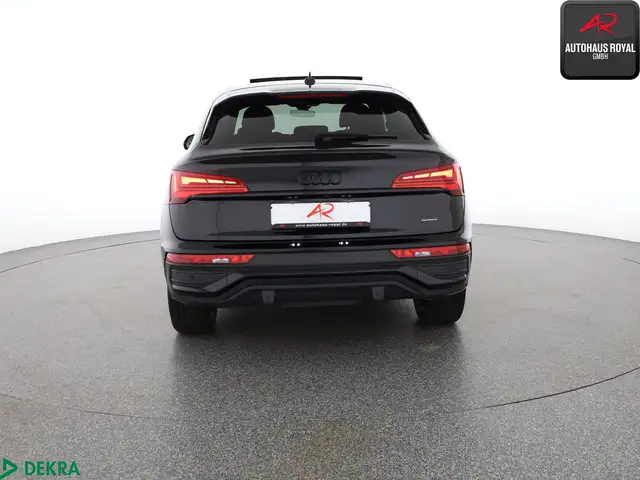Audi Q5 view 4