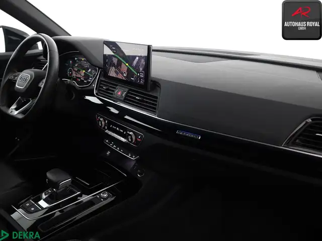 Audi Q5 view 10