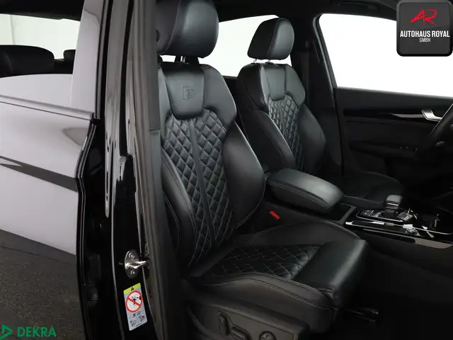 Audi Q5 view 11