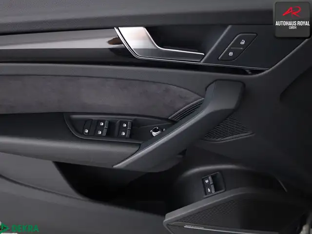 Audi Q5 view 15