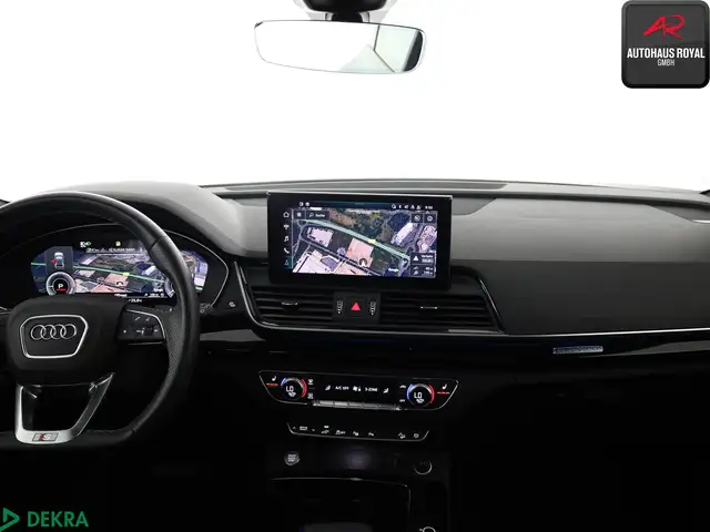 Audi Q5 view 9