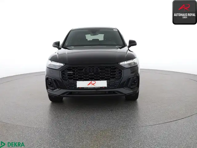 Audi Q5 view 8