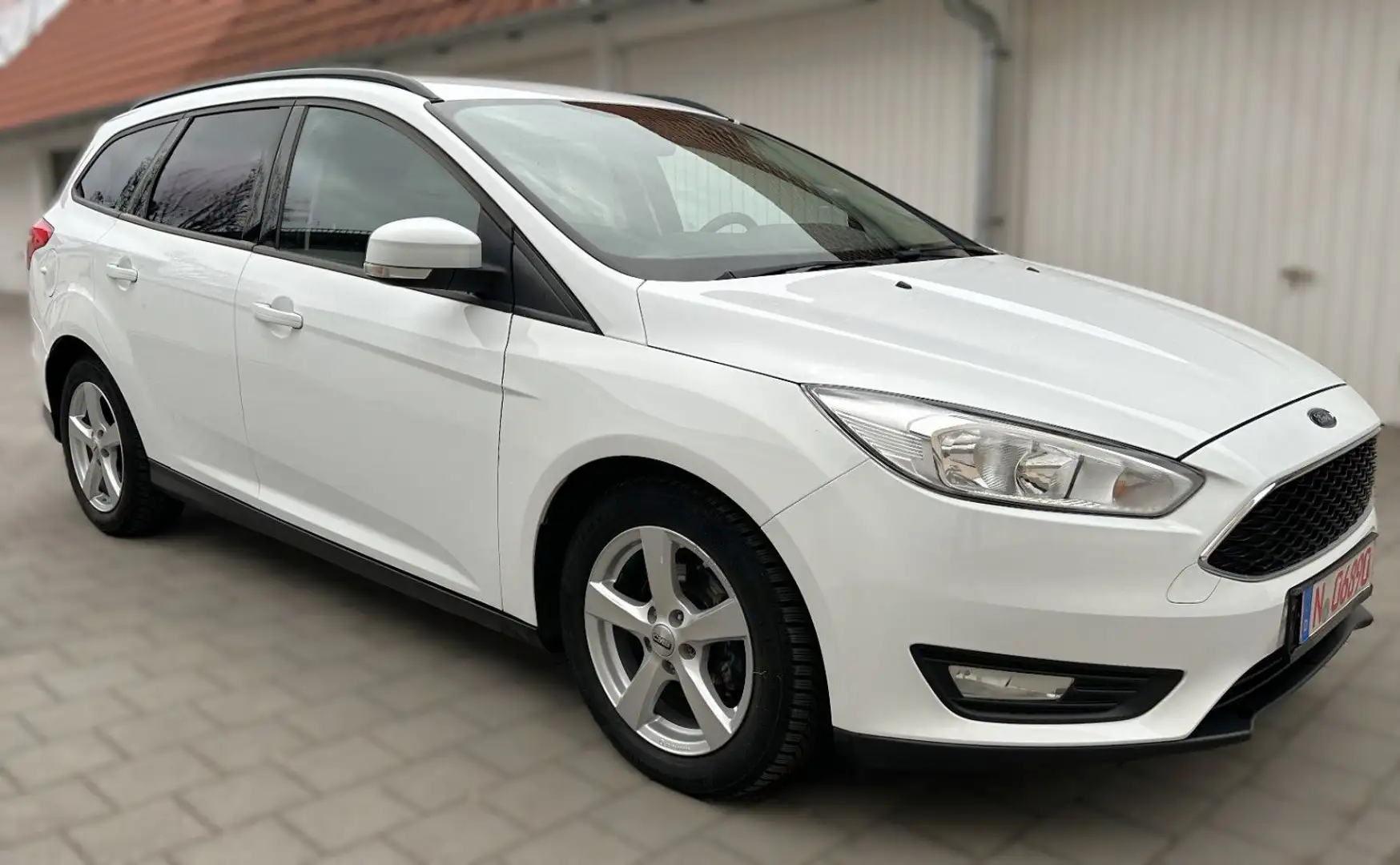 Ford Focus Turnier Business*AHK*Navi Sync*PDC*1 Hand* Bianco - 1