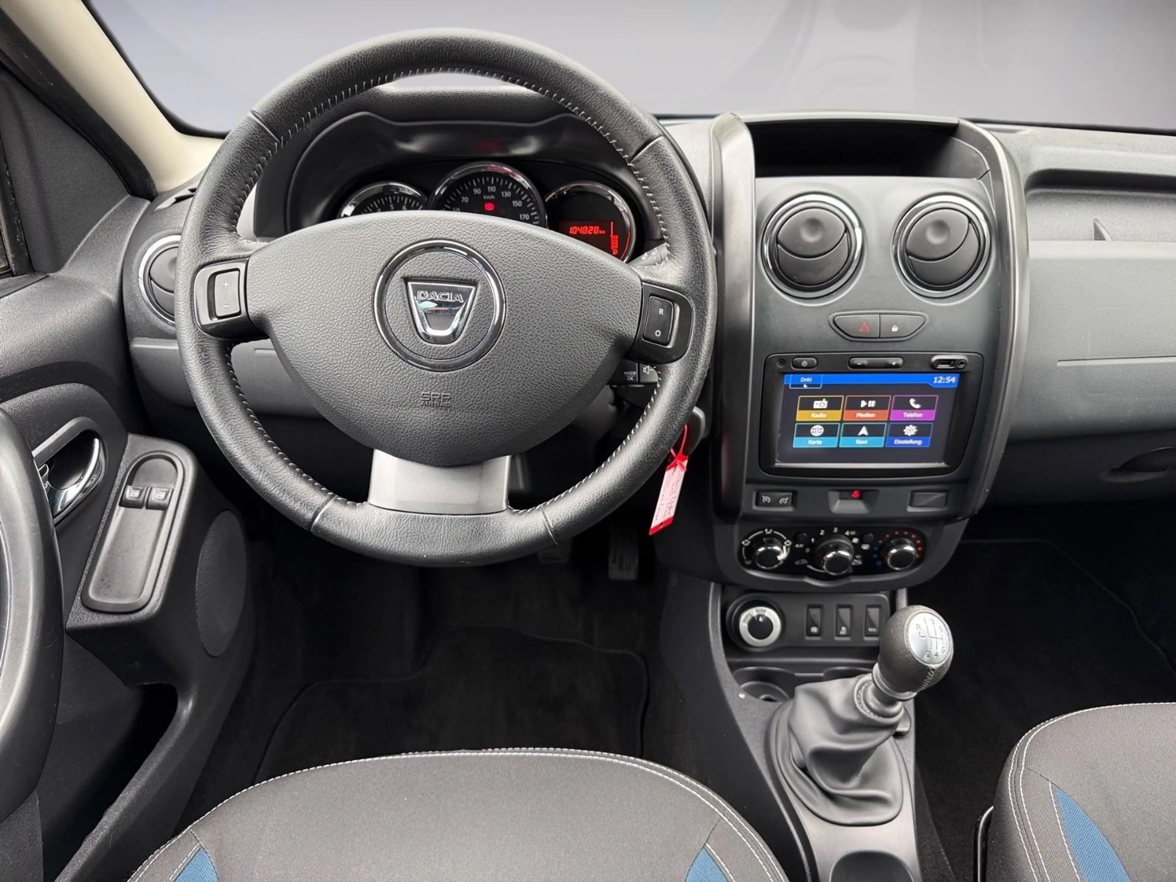 Dacia Duster I Celeb. 4x4 I AHK I SHZ I NAVI I KAMERA — photo 13