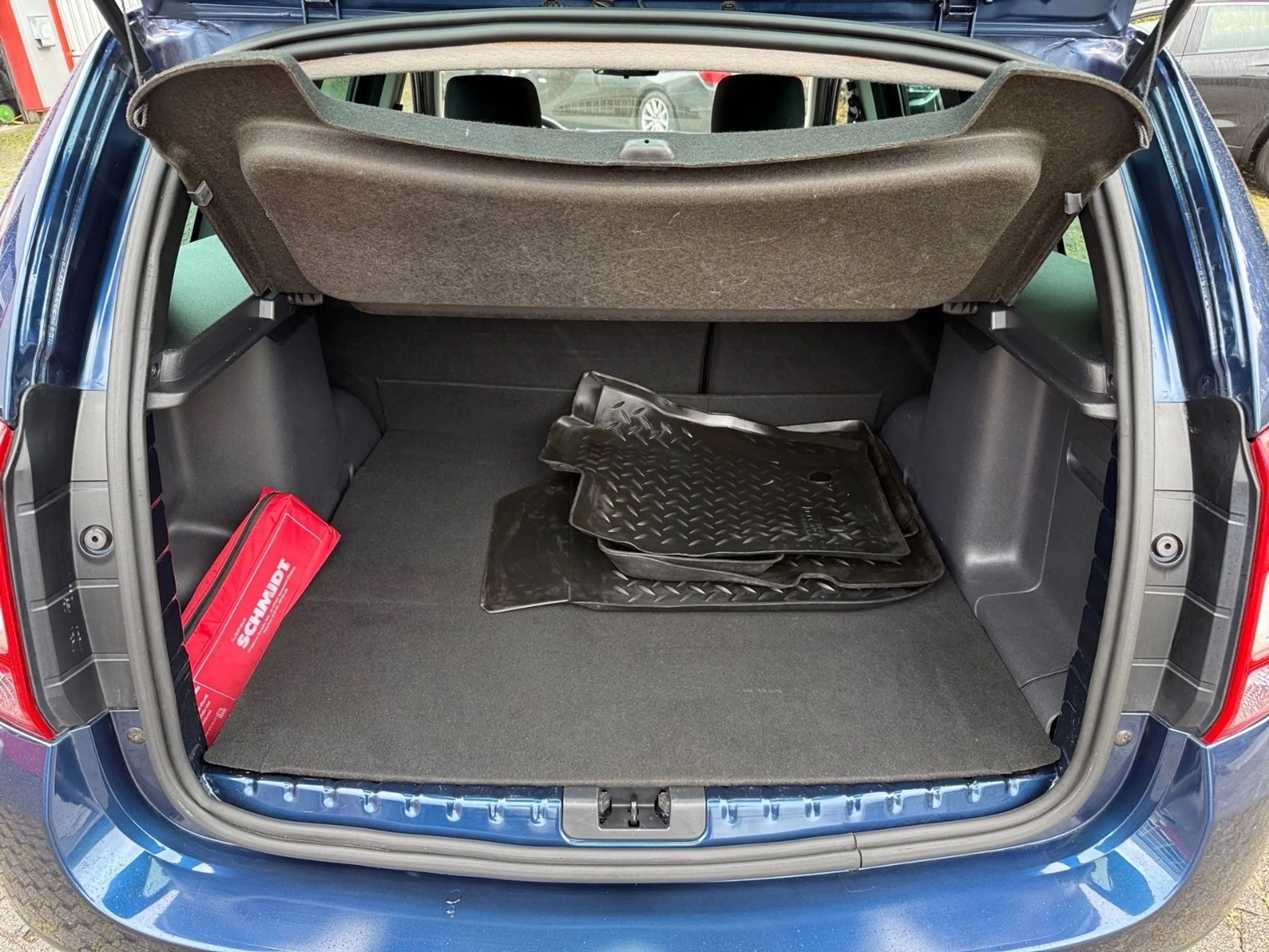 Dacia Duster I Celeb. 4x4 I AHK I SHZ I NAVI I KAMERA — photo 9