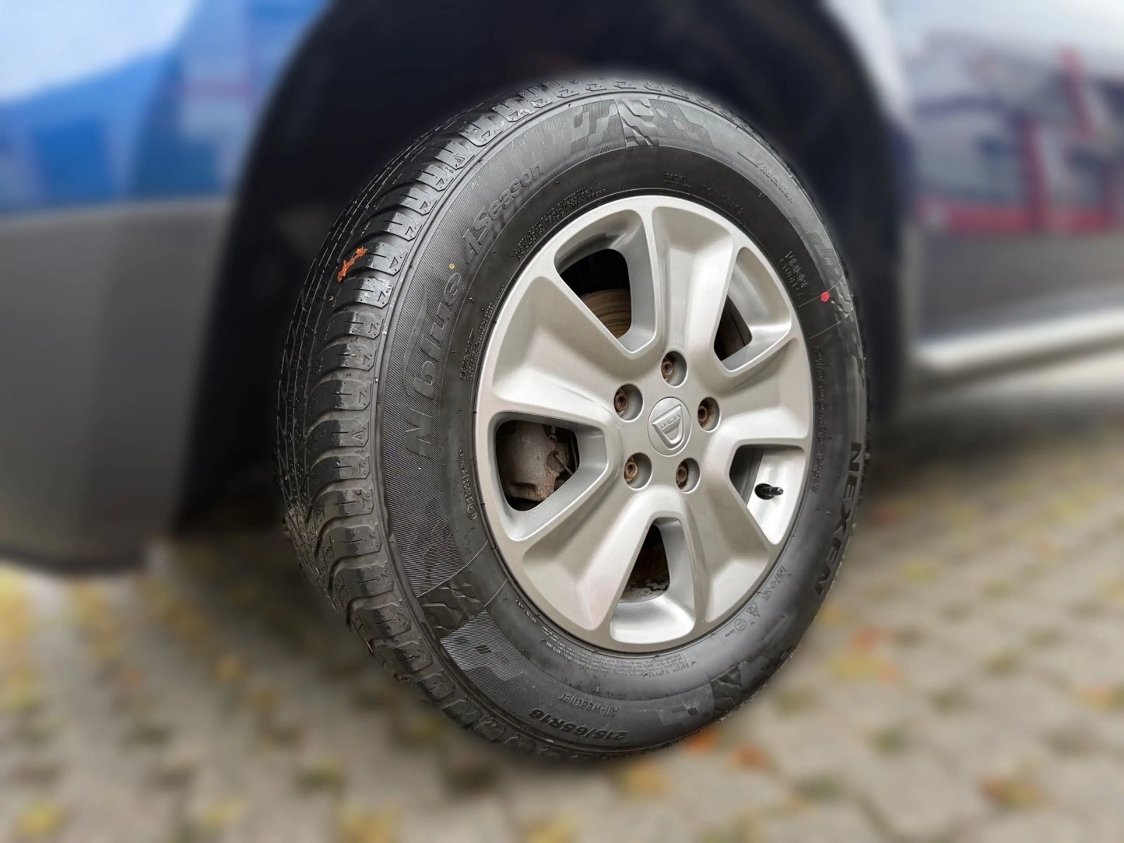 Dacia Duster I Celeb. 4x4 I AHK I SHZ I NAVI I KAMERA — photo 8