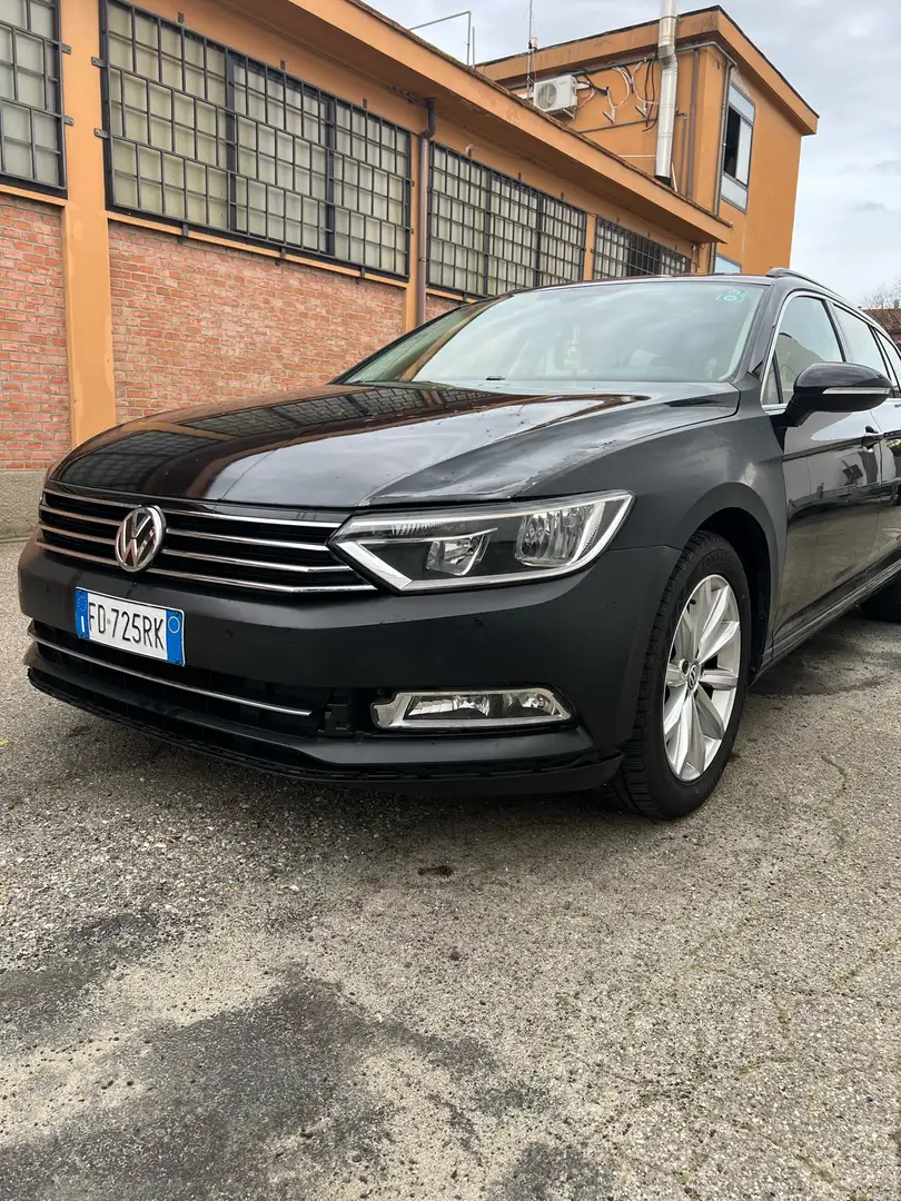 Volkswagen Passat Variant 1.6 tdi Business (businessline) 120cv dsg Černá - 1