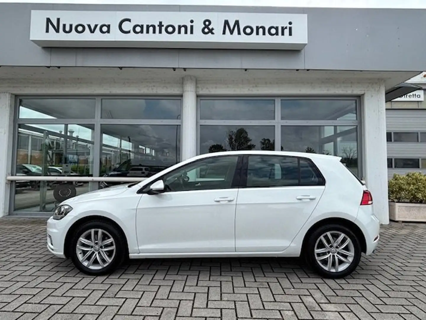 Volkswagen Golf Golf 5p 1.0 tsi Business 110cv dsg Bianco - 1