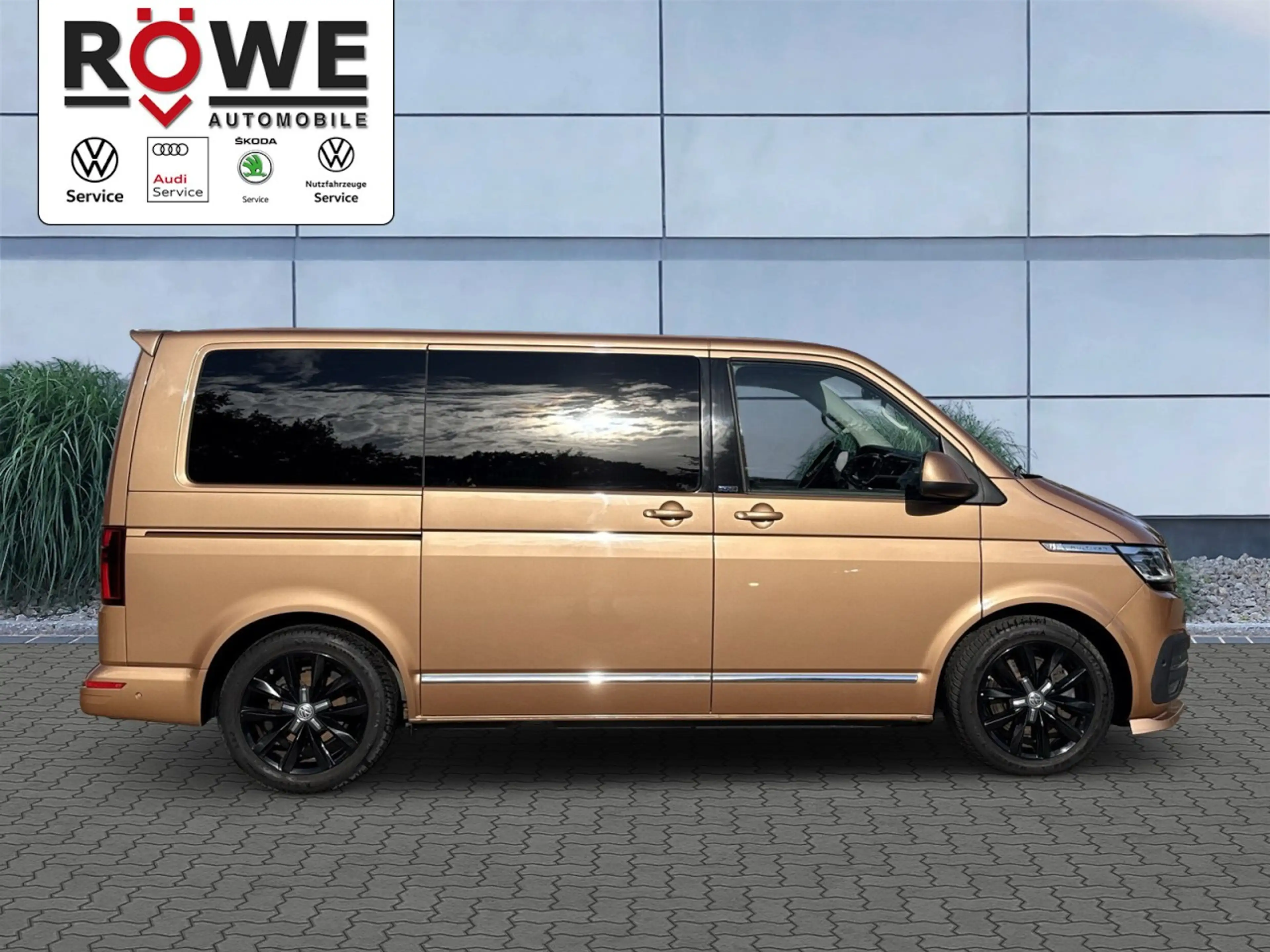 Volkswagen T6.1 Multivan Comfortline Cruise , 2.0 TDI DSG LED Navi MFL Stan — photo 6