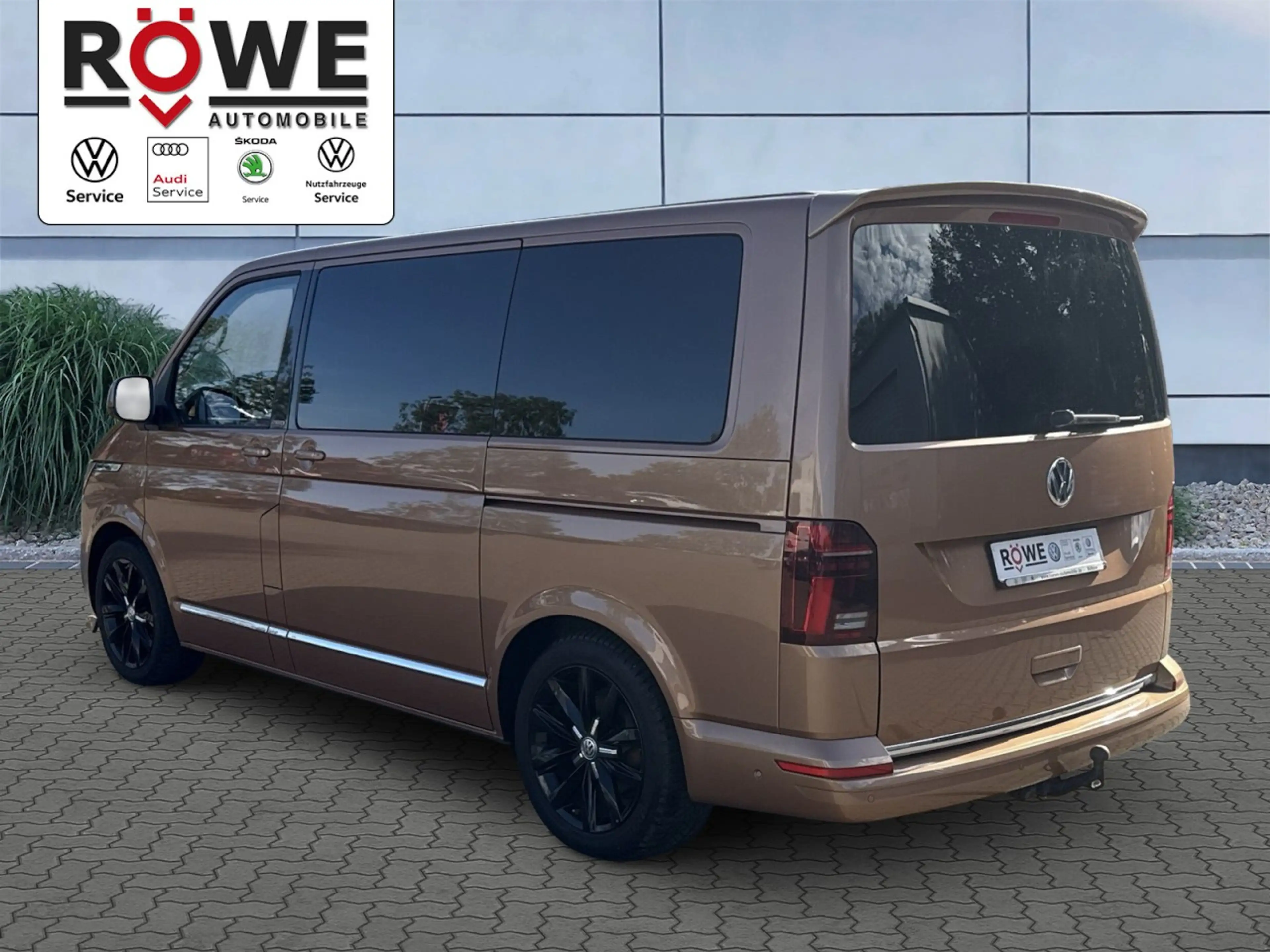 Volkswagen T6.1 Multivan Comfortline Cruise , 2.0 TDI DSG LED Navi MFL Stan — photo 3