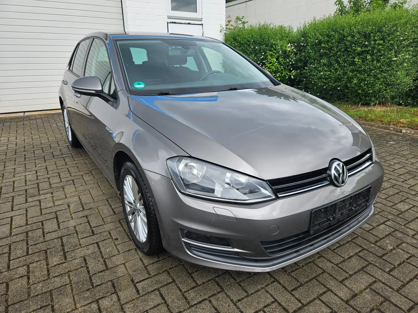 Volkswagen Golf 1.2 TSI BLUEMOTION,Klimaautomatik,Navi,Neu TÜV Grijs - 1