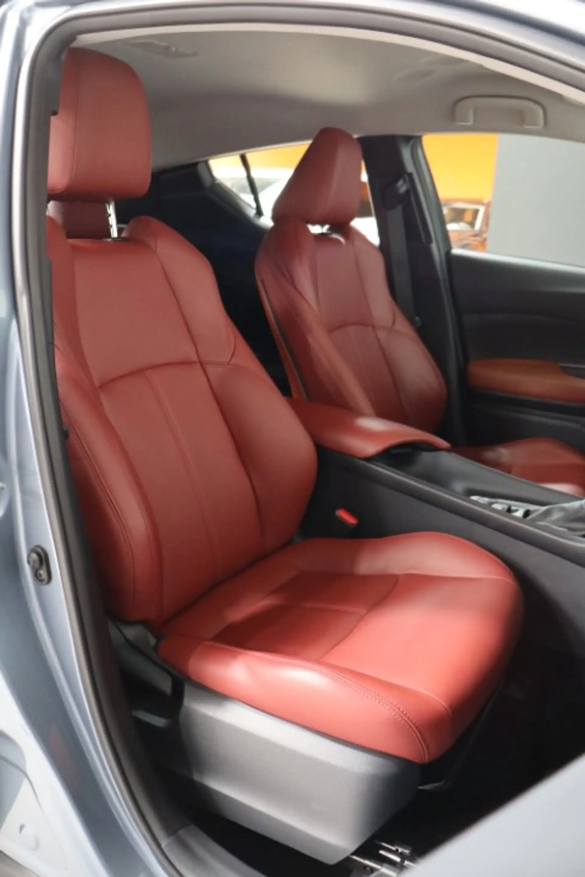Toyota C-HR C-HR Hybrid 1.8i — photo 11