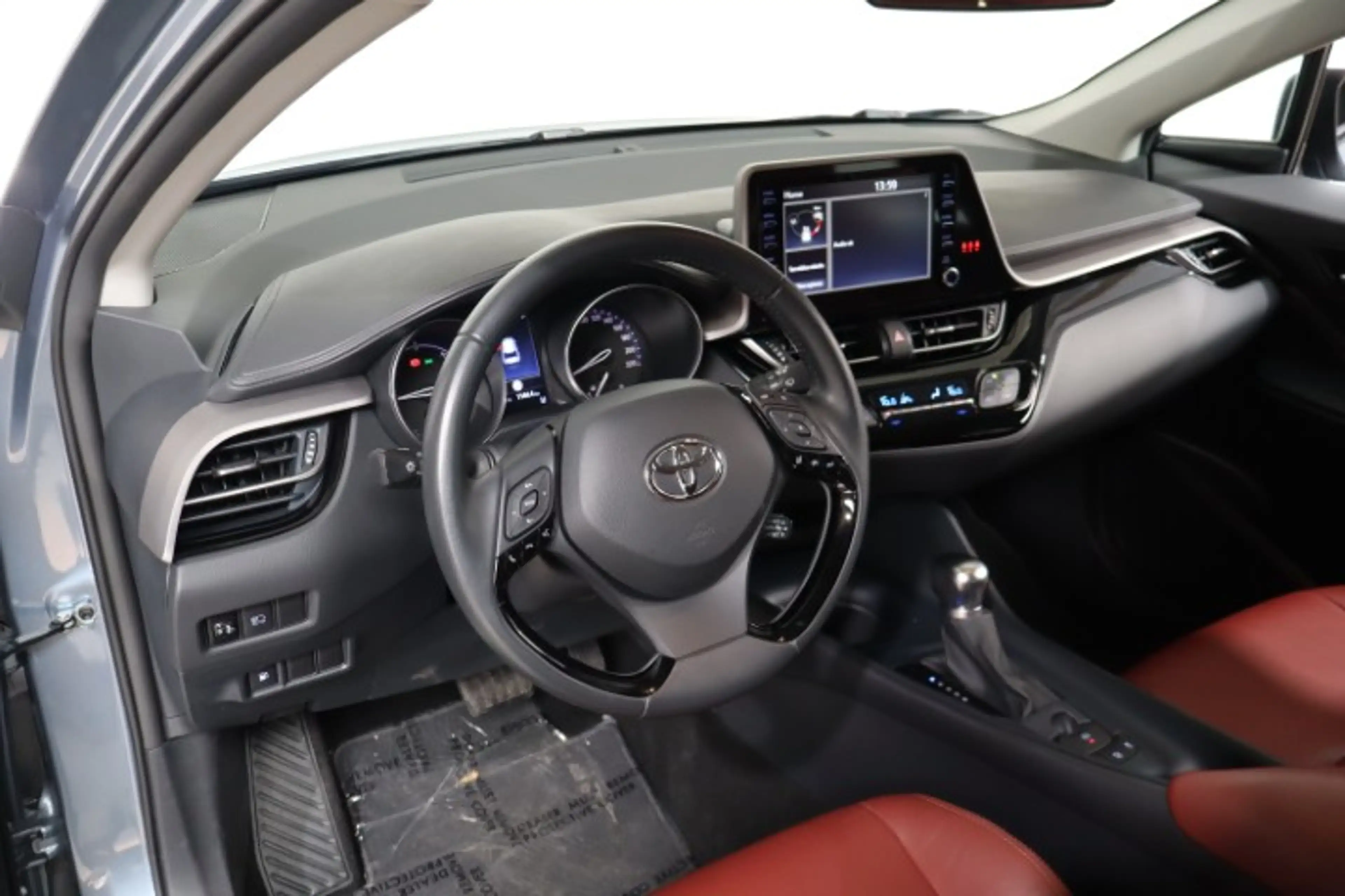 Toyota C-HR C-HR Hybrid 1.8i — photo 12