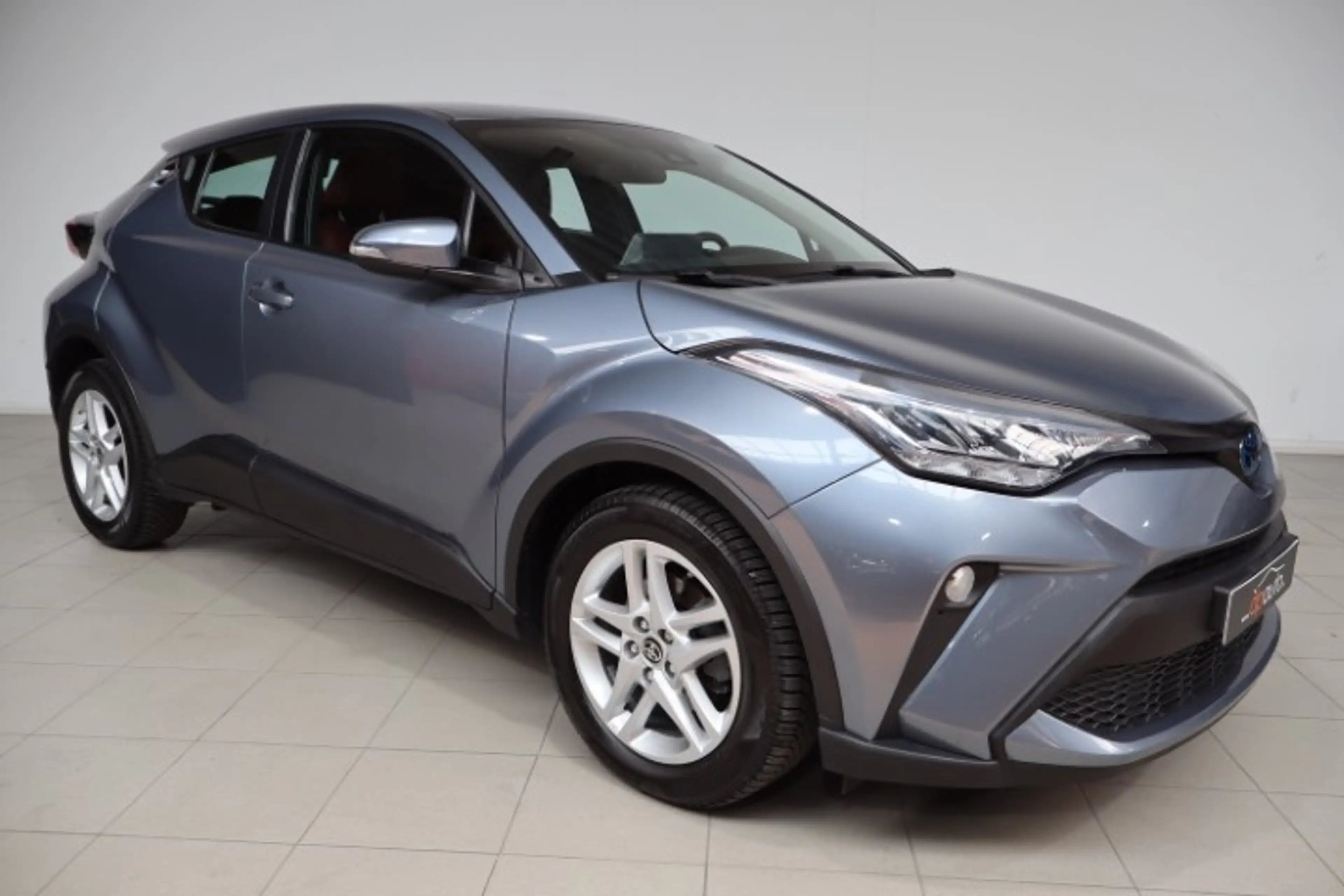 Toyota C-HR C-HR Hybrid 1.8i — photo 2
