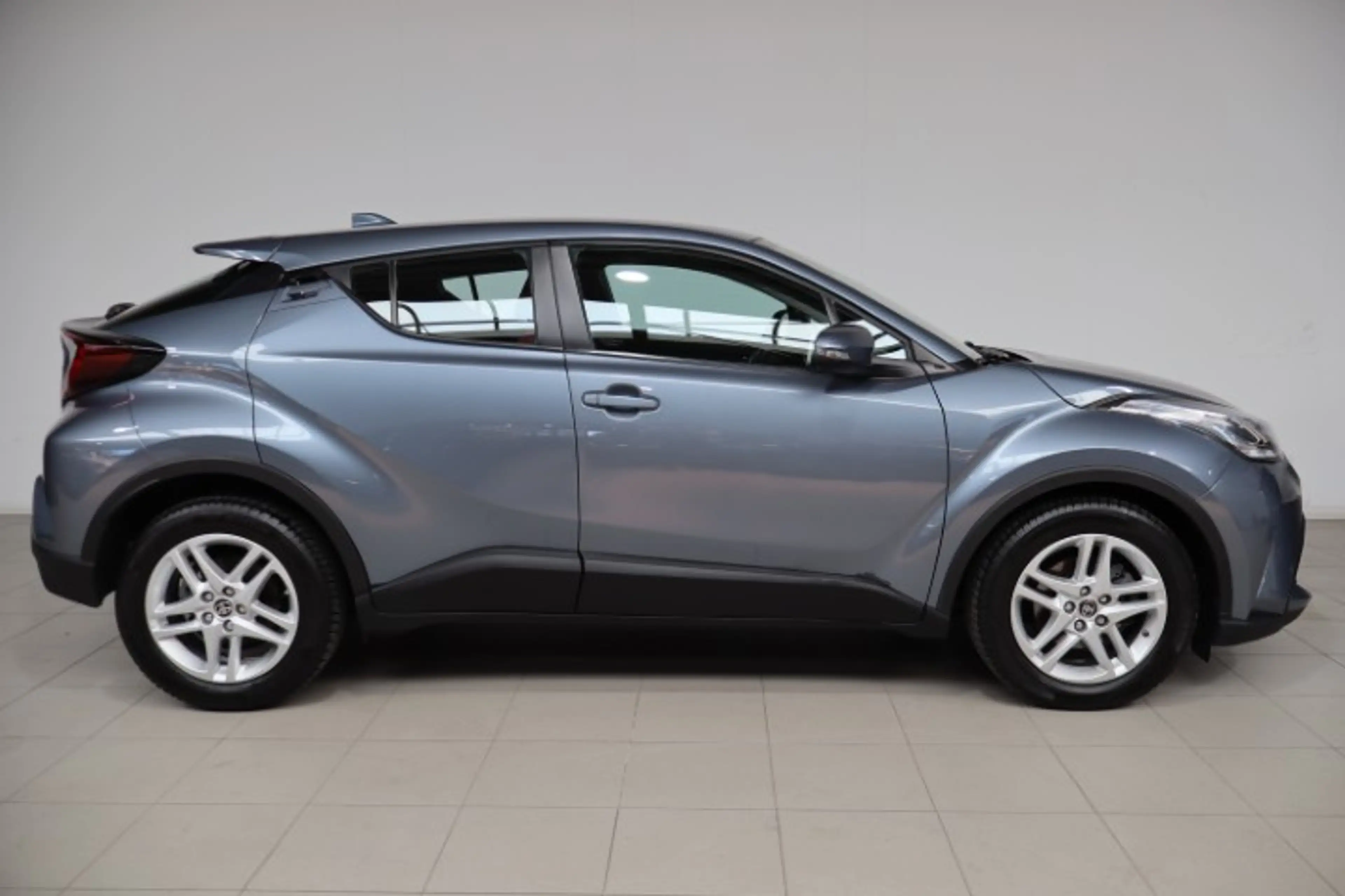 Toyota C-HR C-HR Hybrid 1.8i — photo 6