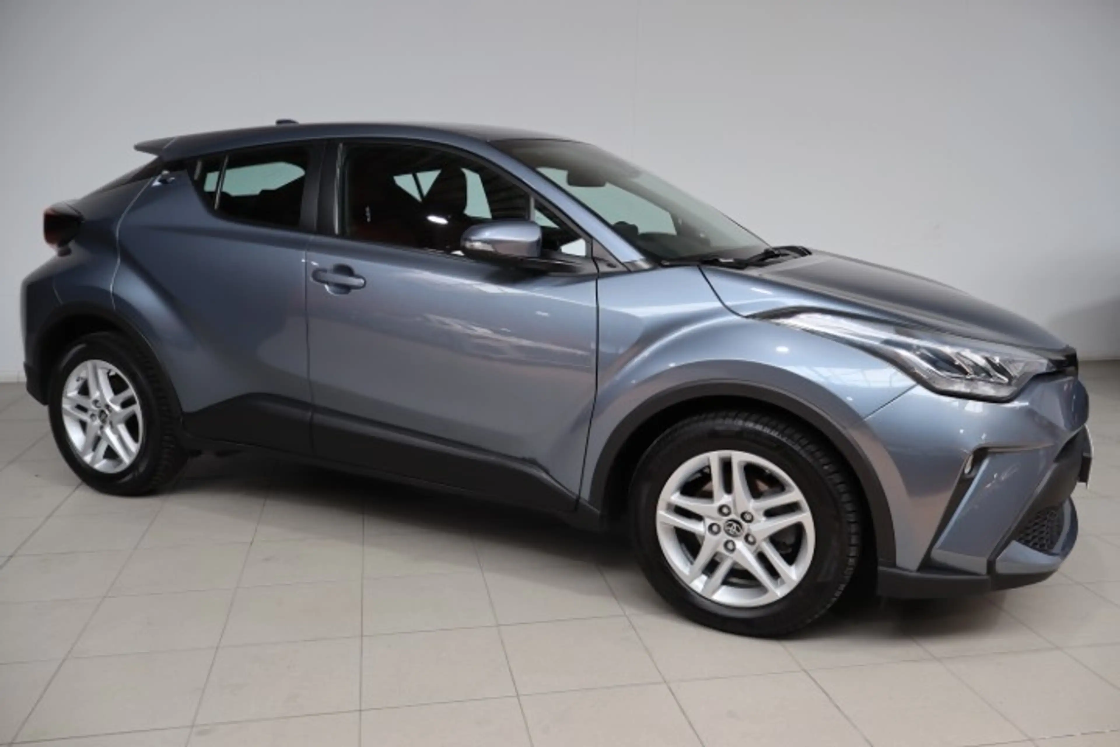 Toyota C-HR C-HR Hybrid 1.8i — photo 3