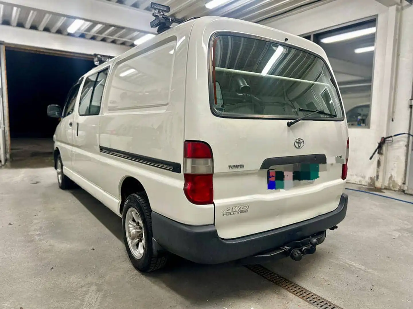 Toyota Hiace Hi Ace 2400 lg. 4WD Ds. Weiß - 1