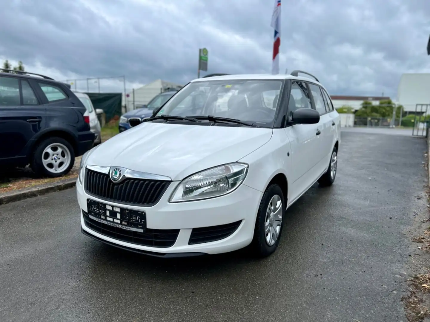 Skoda Fabia Combi Active*AHK*KLIMA*GEPFLEGT Weiß - 1