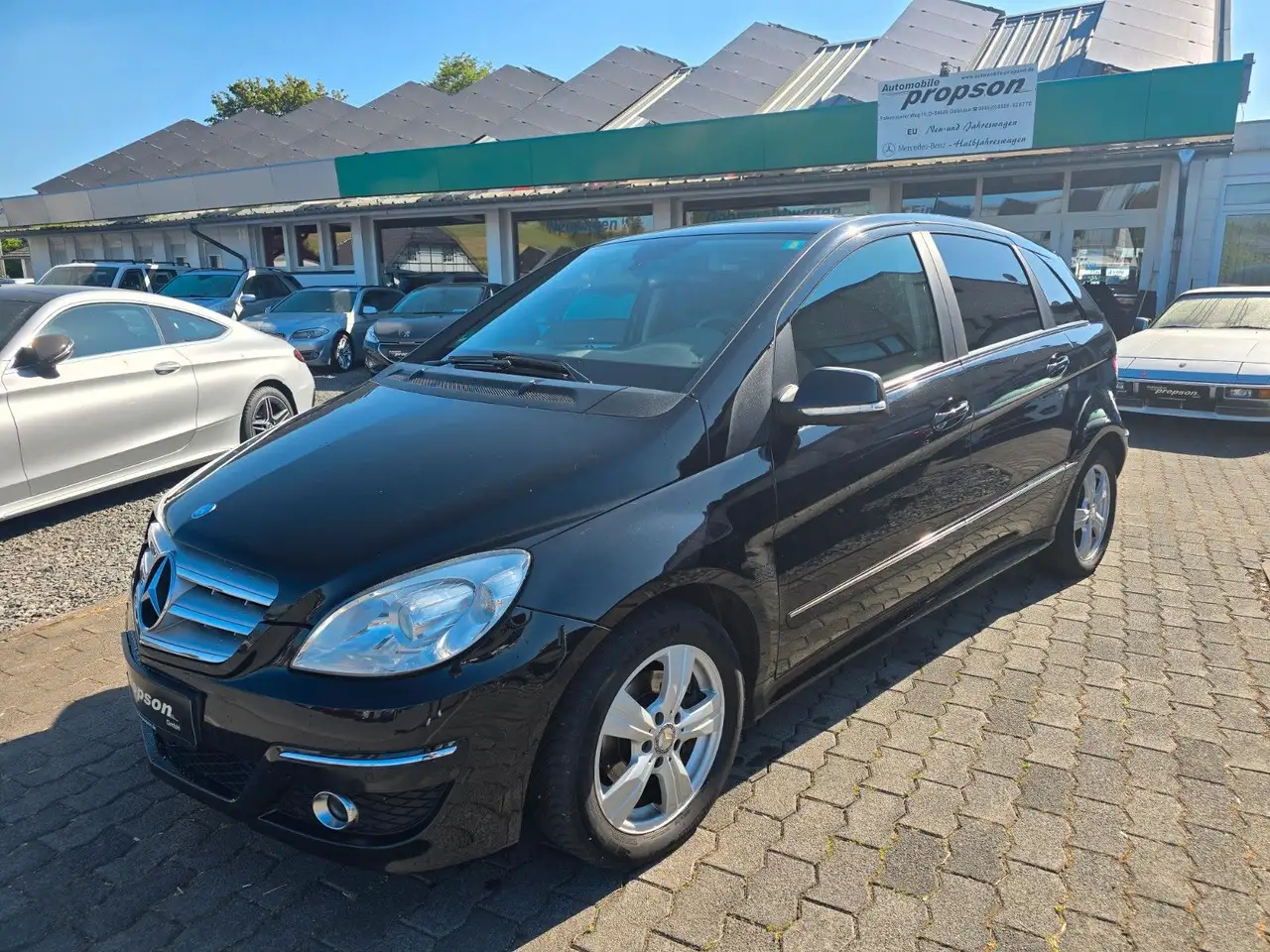 Mercedes-Benz B 180