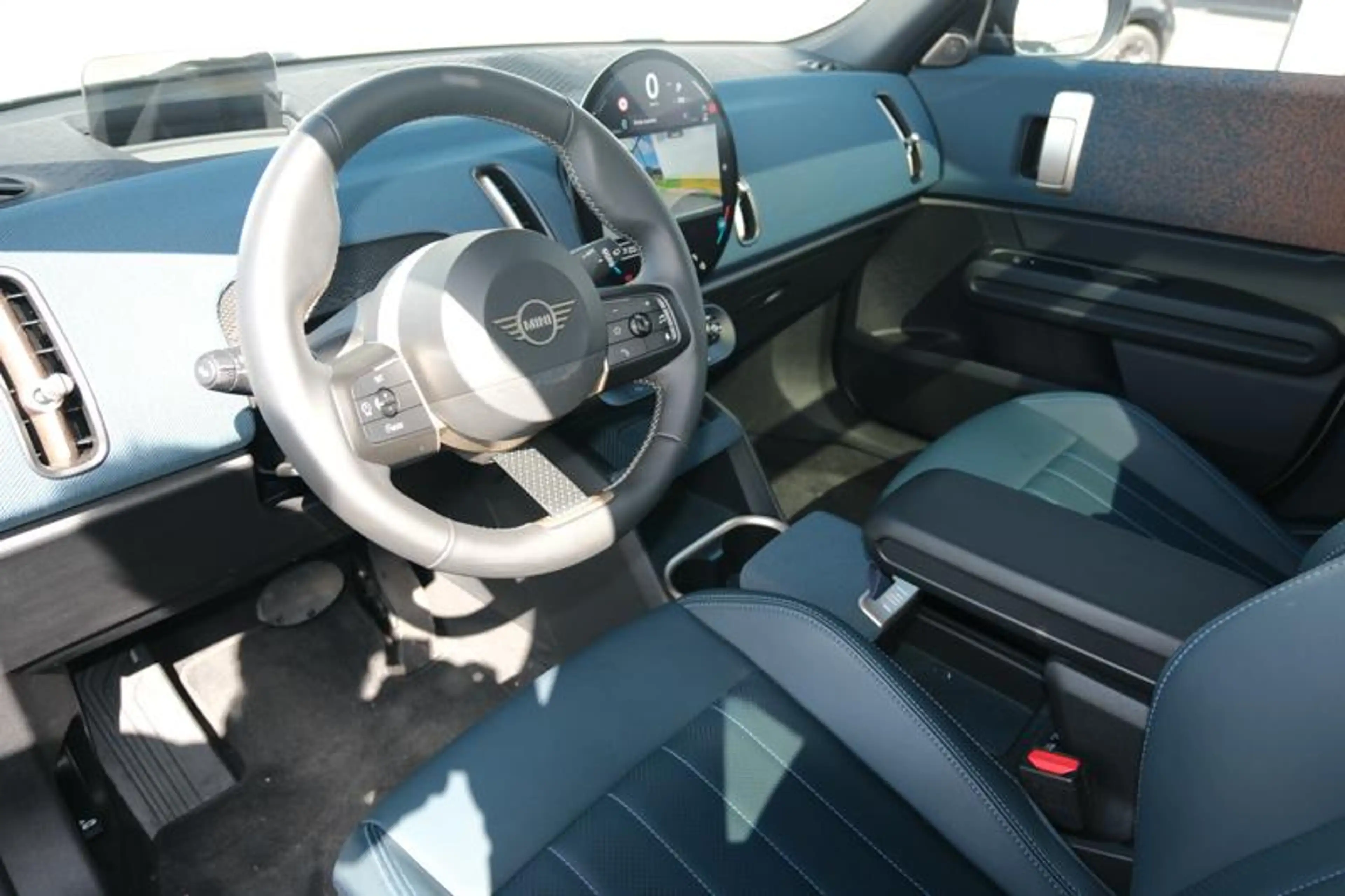 MINI Countryman C Mild Hybrid 48V  Favoured Trim Pack L — photo 6