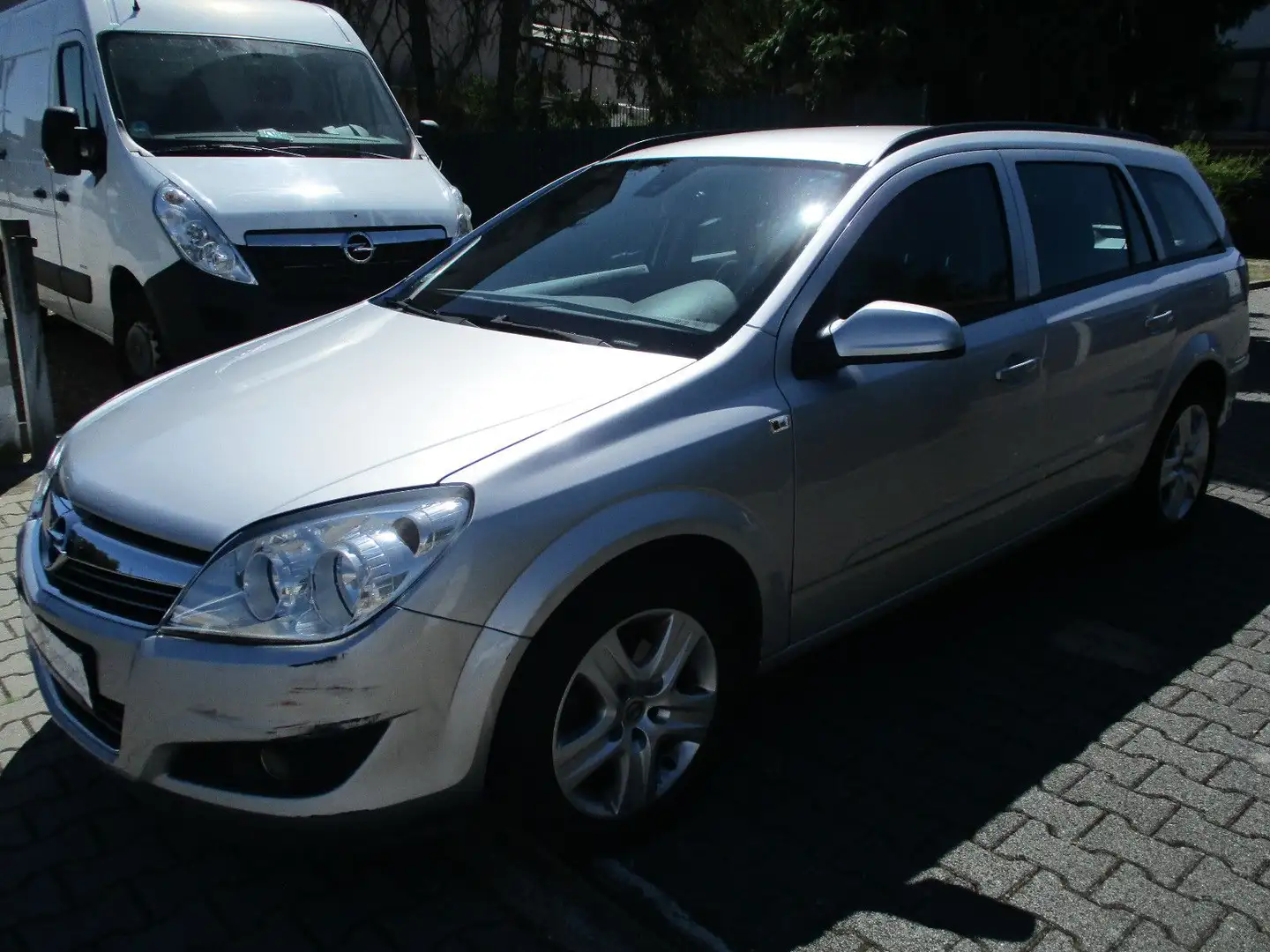 Opel Astra Caravan Edition*Klima*1.Hand*Top Technik Silber - 2