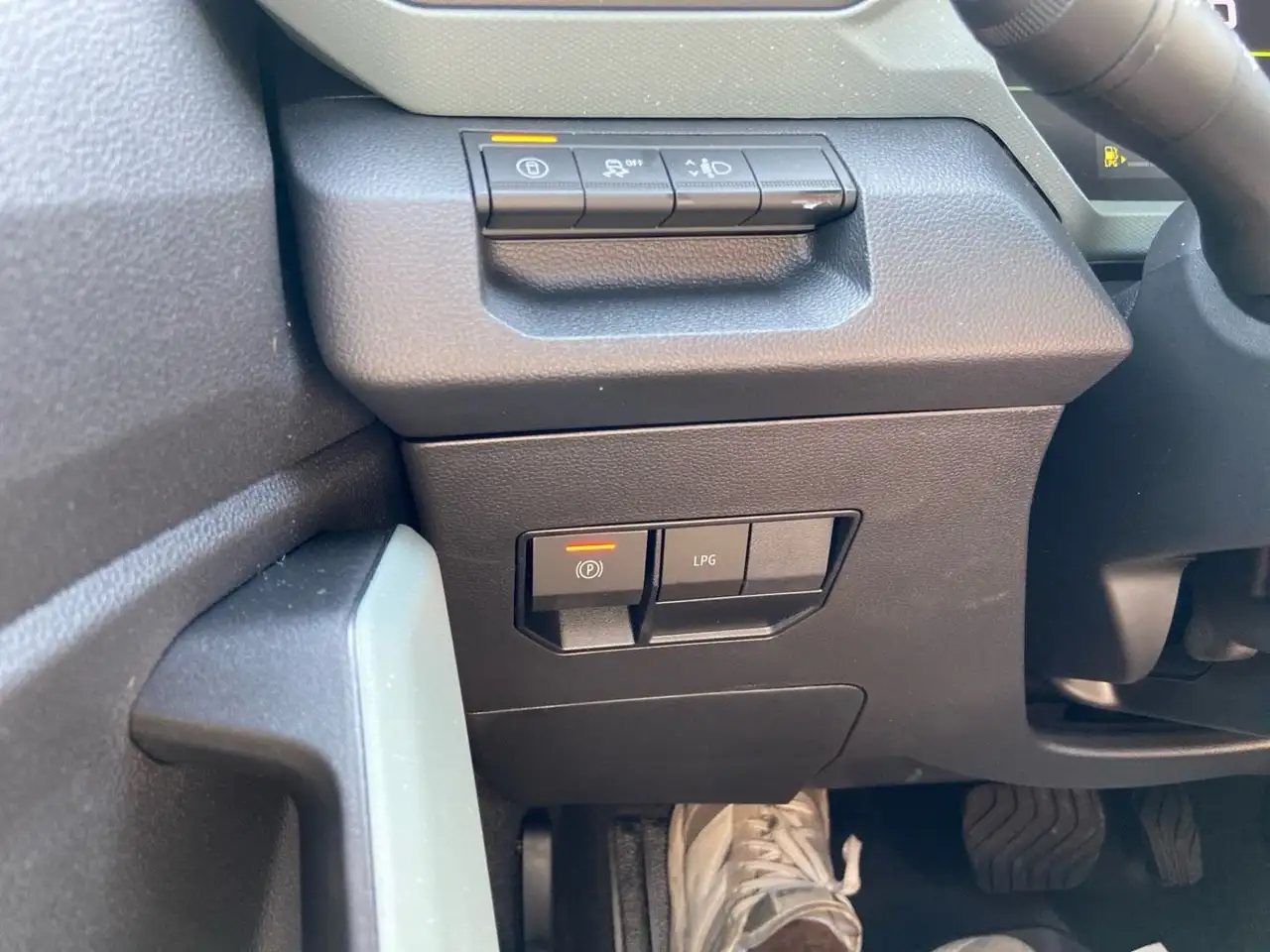 Dacia Duster — photo 26