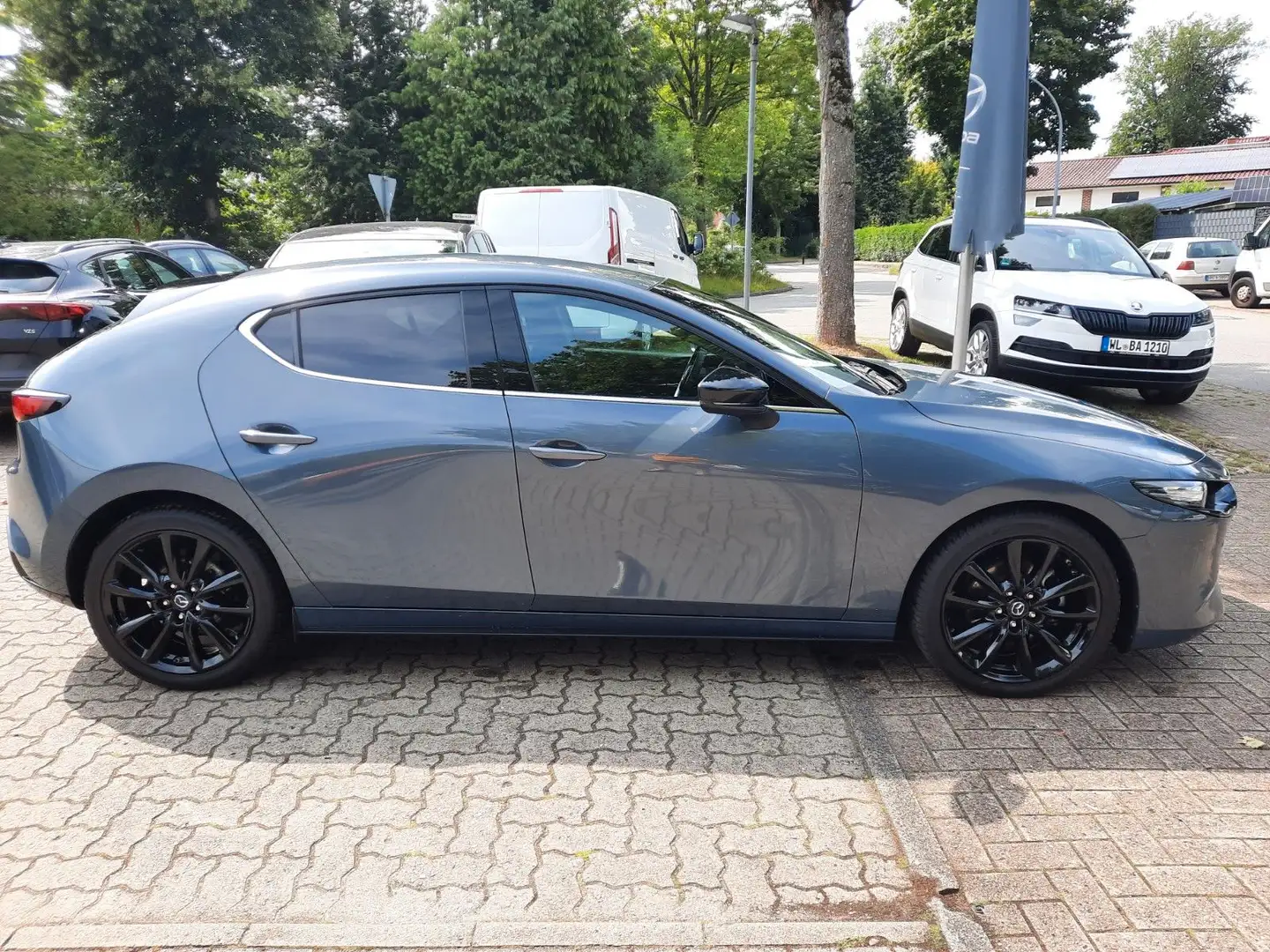 Mazda 3 2024 e-SKYACTIV G 122ps Homura Kamera+Head-Up Gris - 2
