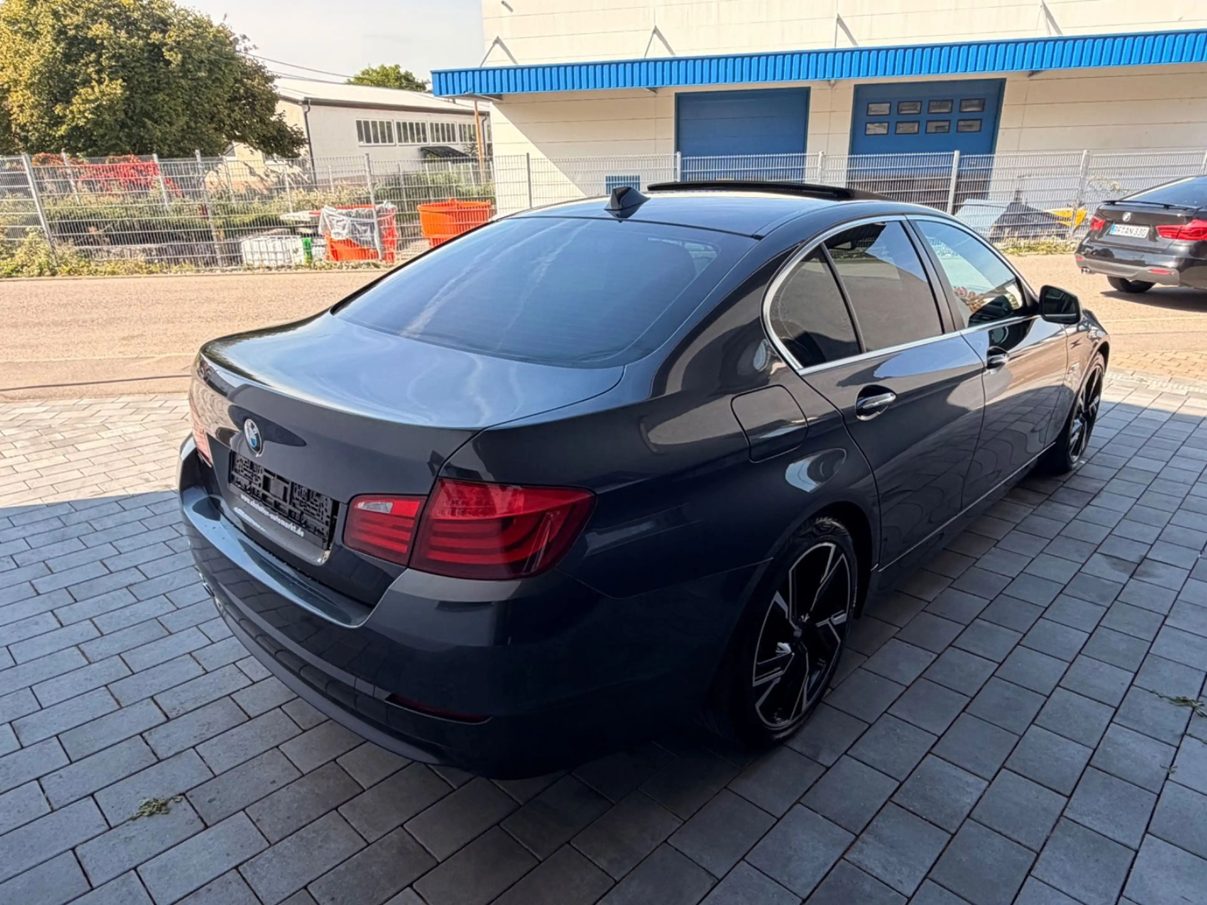 BMW 528 5 Limousine 528 i Automatik 3.0Liter — photo 2
