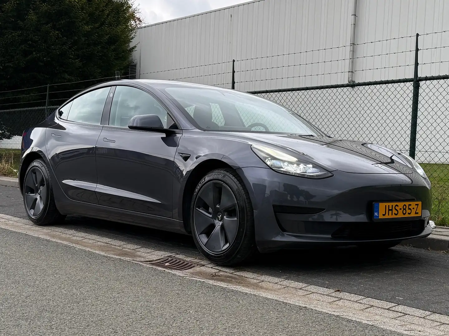 Tesla Model 3 Standard RWD Plus 60 kWh Gris - 2