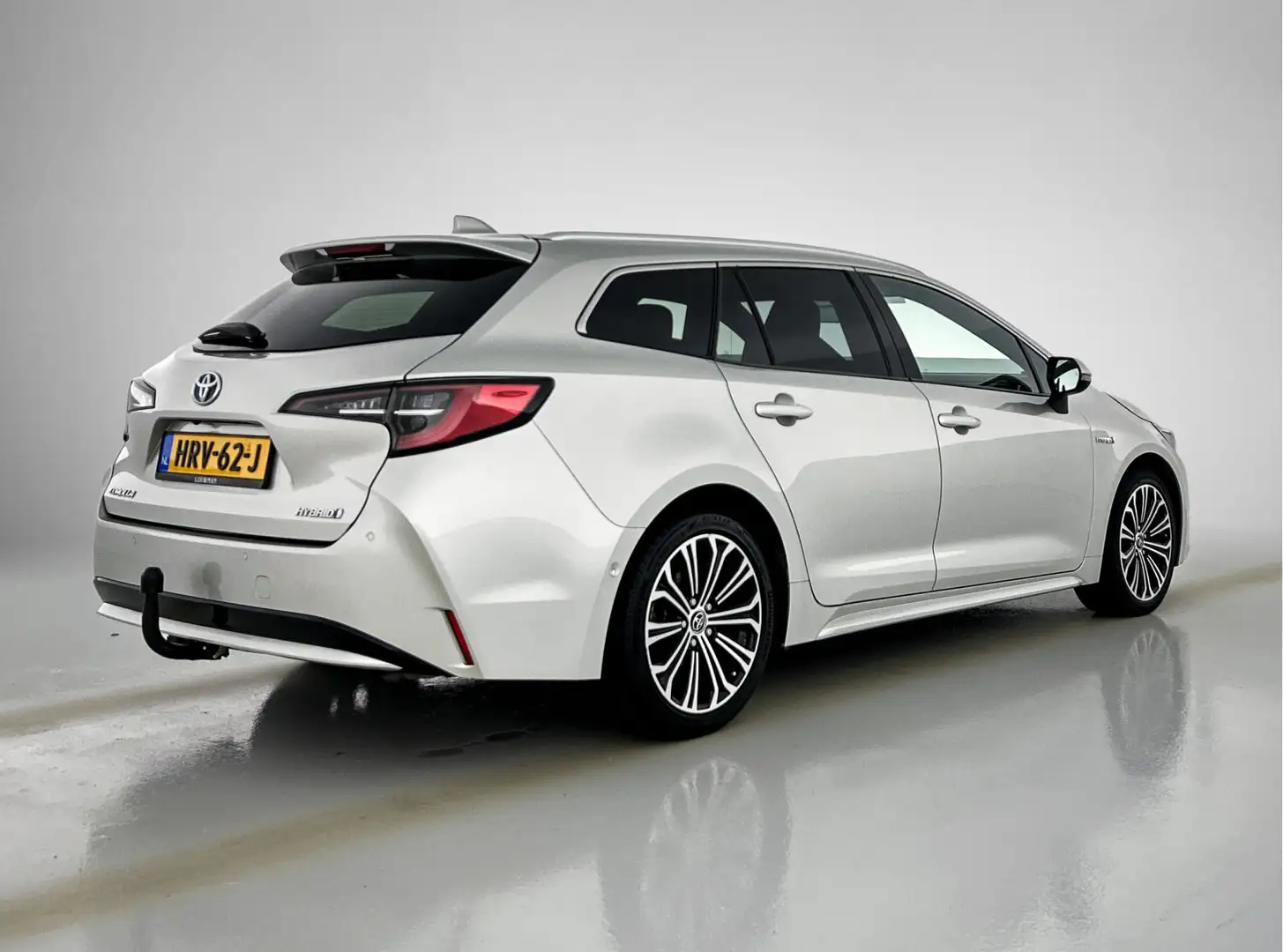 Toyota Corolla Touring Sports 1.8 Hybrid Executive Limited | Navi Grijs - 2