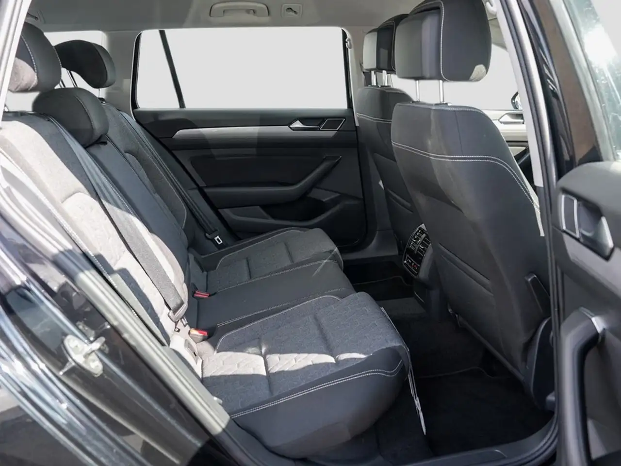 Volkswagen Passat TDI DSG Business /MatrixLED/AHK, миниатюра 13