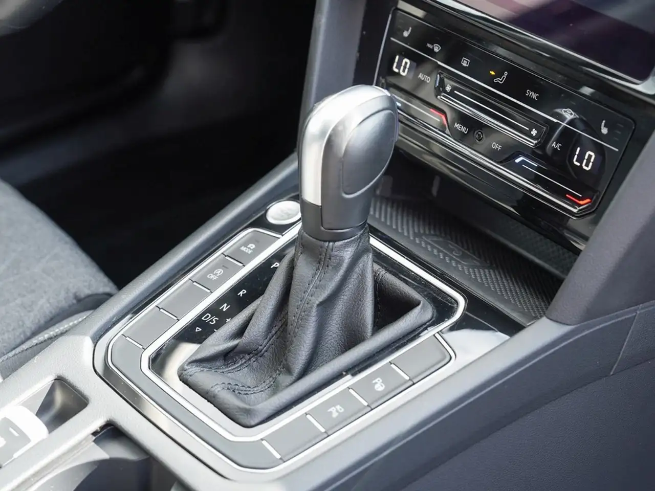 Volkswagen Passat TDI DSG Business /MatrixLED/AHK, миниатюра 12