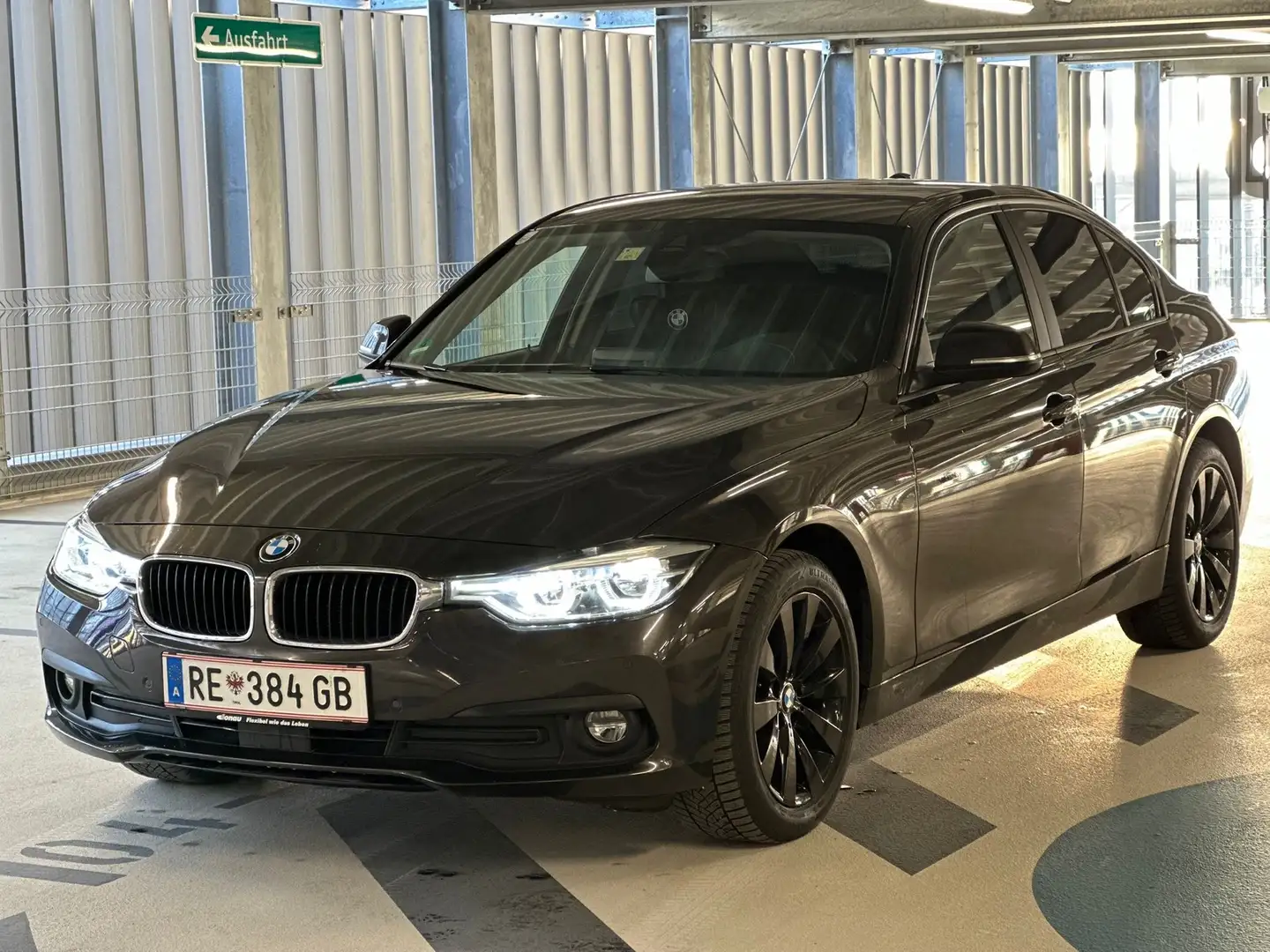 BMW 320 320d xDrive Gran Turismo Aut. Schwarz - 1