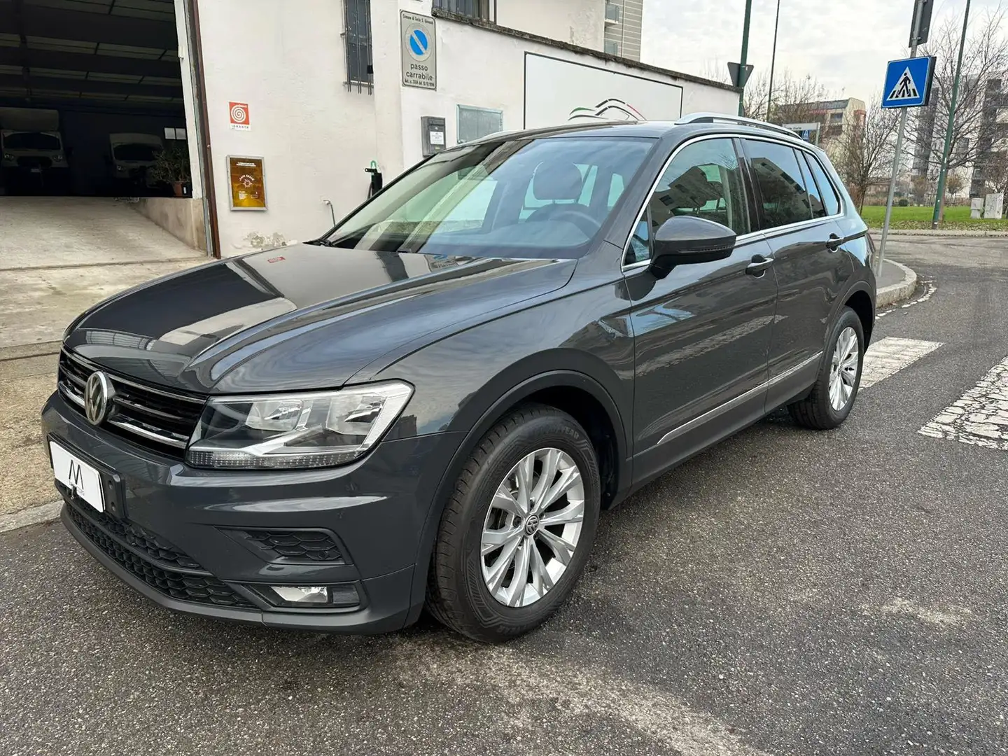 Volkswagen Tiguan 2.0 tdi Business 150cv dsg - AUT/NAVI/PDC Negro - 1