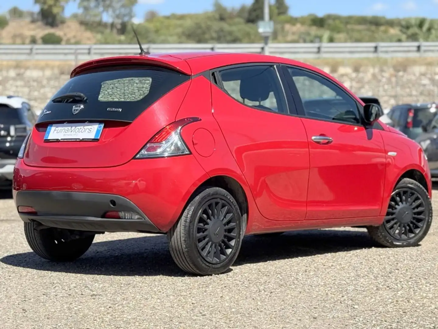 Lancia Ypsilon 1.0 FireFly 5 porte S&S Hybrid Ecochic Silver Rood - 2