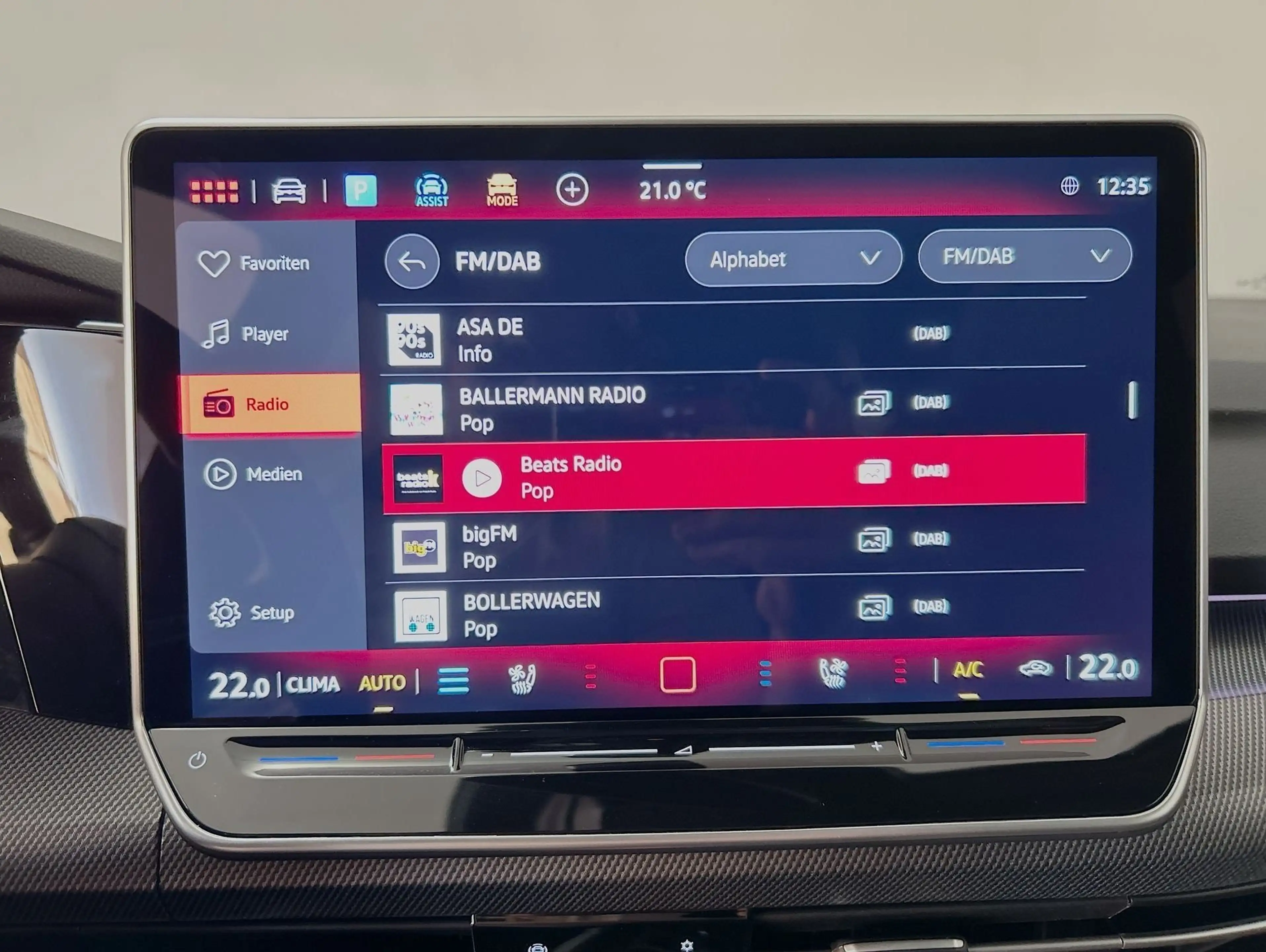 Volkswagen Golf GTI CarPlay Pano Black ACC AHK LED Navi — photo 10