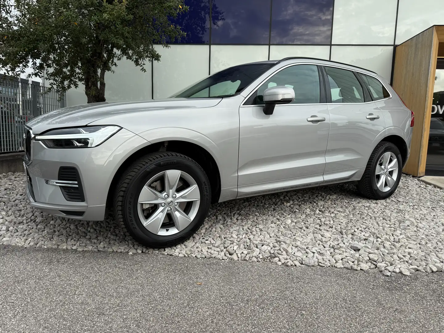 Volvo XC60 XC60 2.0 b4 Core auto Argento - 1