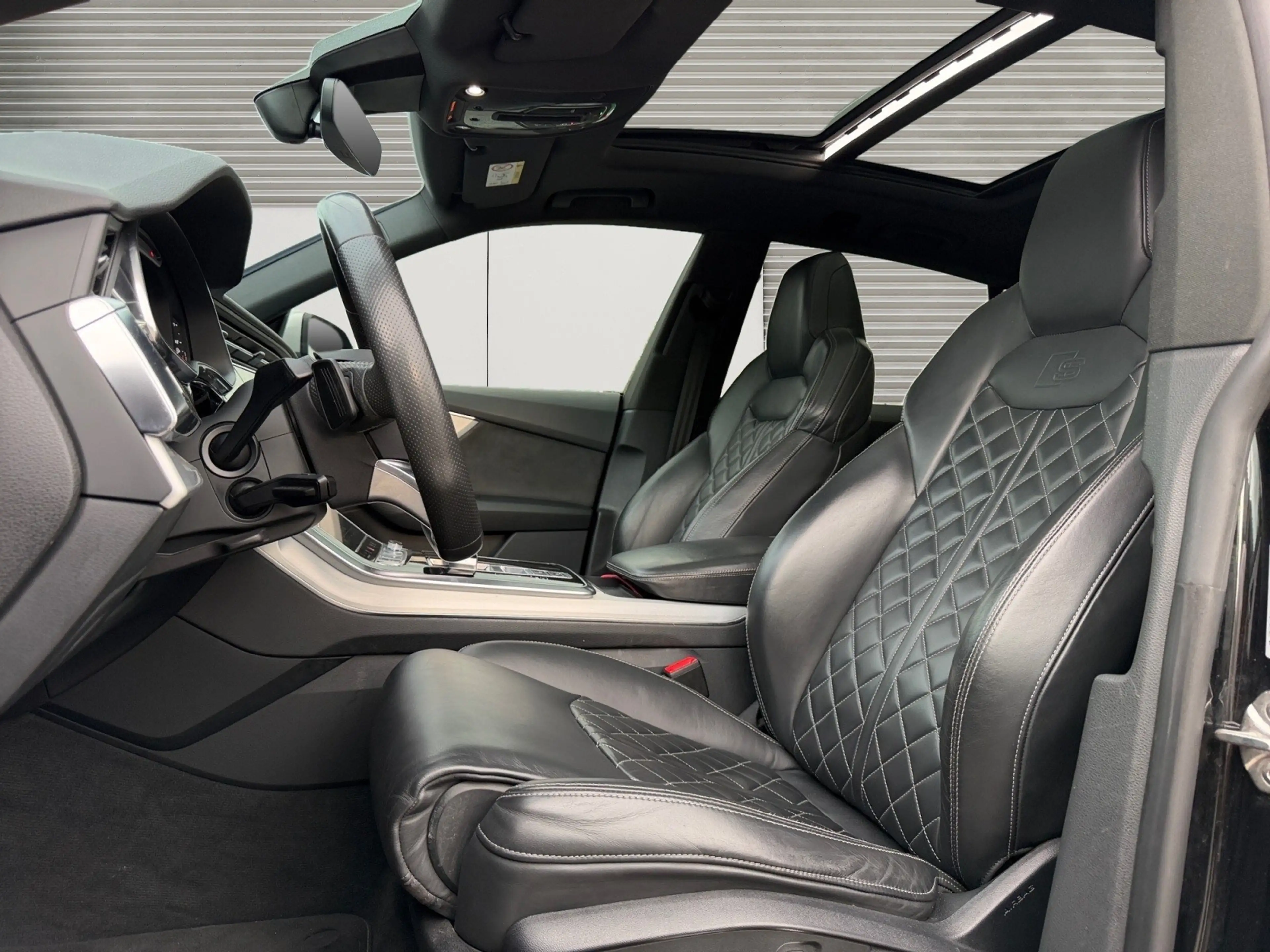 Audi Q8 Q8 / 3X S-LINE / PANO / NAVI / AIRCO / LED / — photo 9